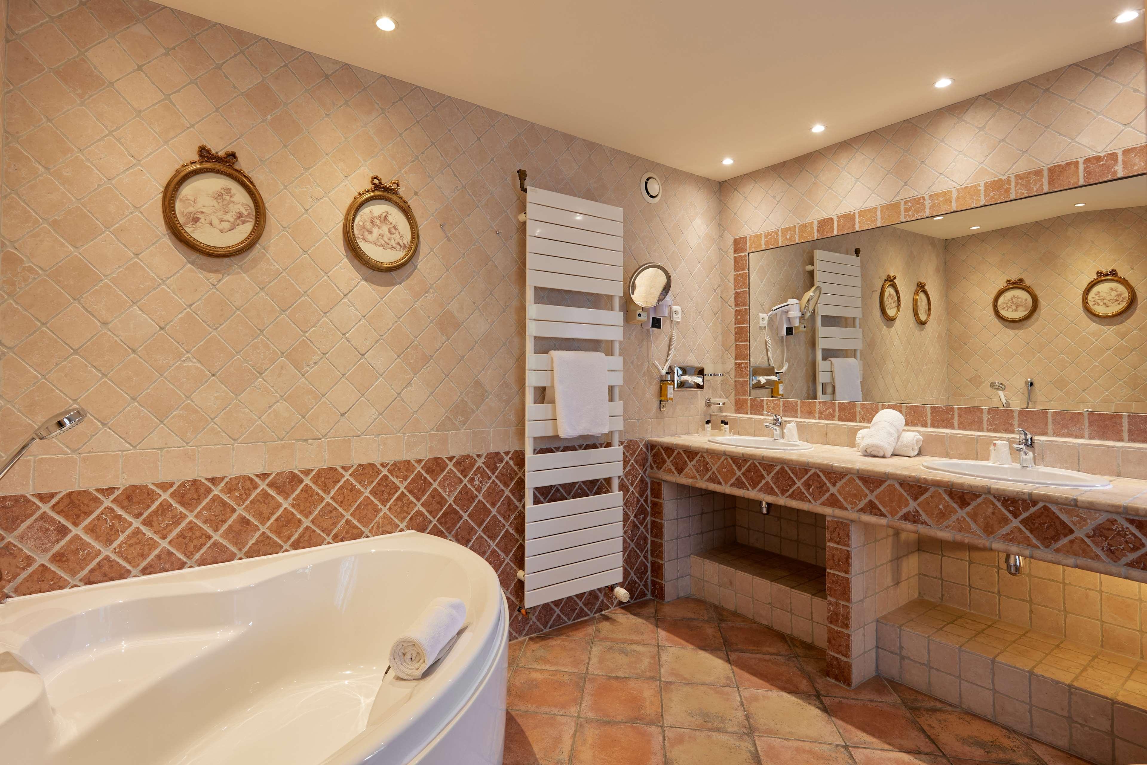 Junior Suite King Size Bed