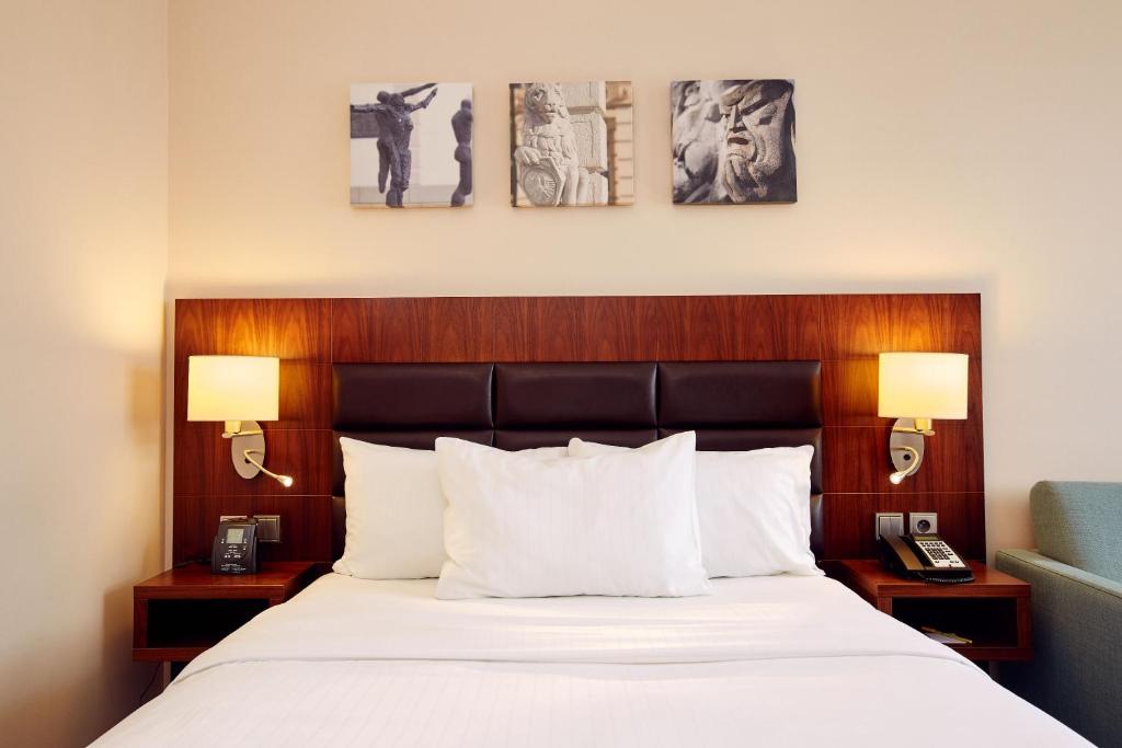 Double King Size Bed