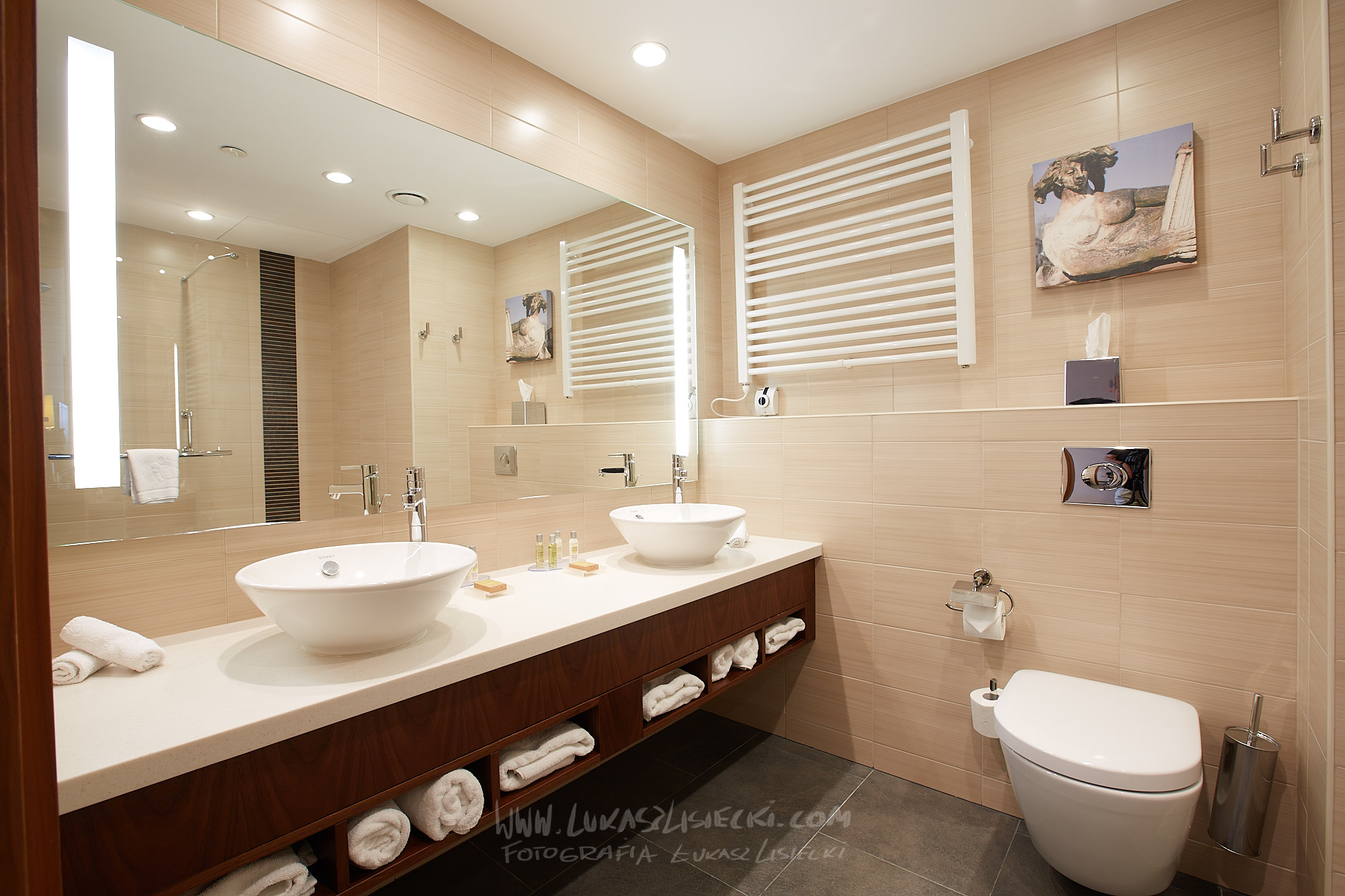 Double Queen Size Bed