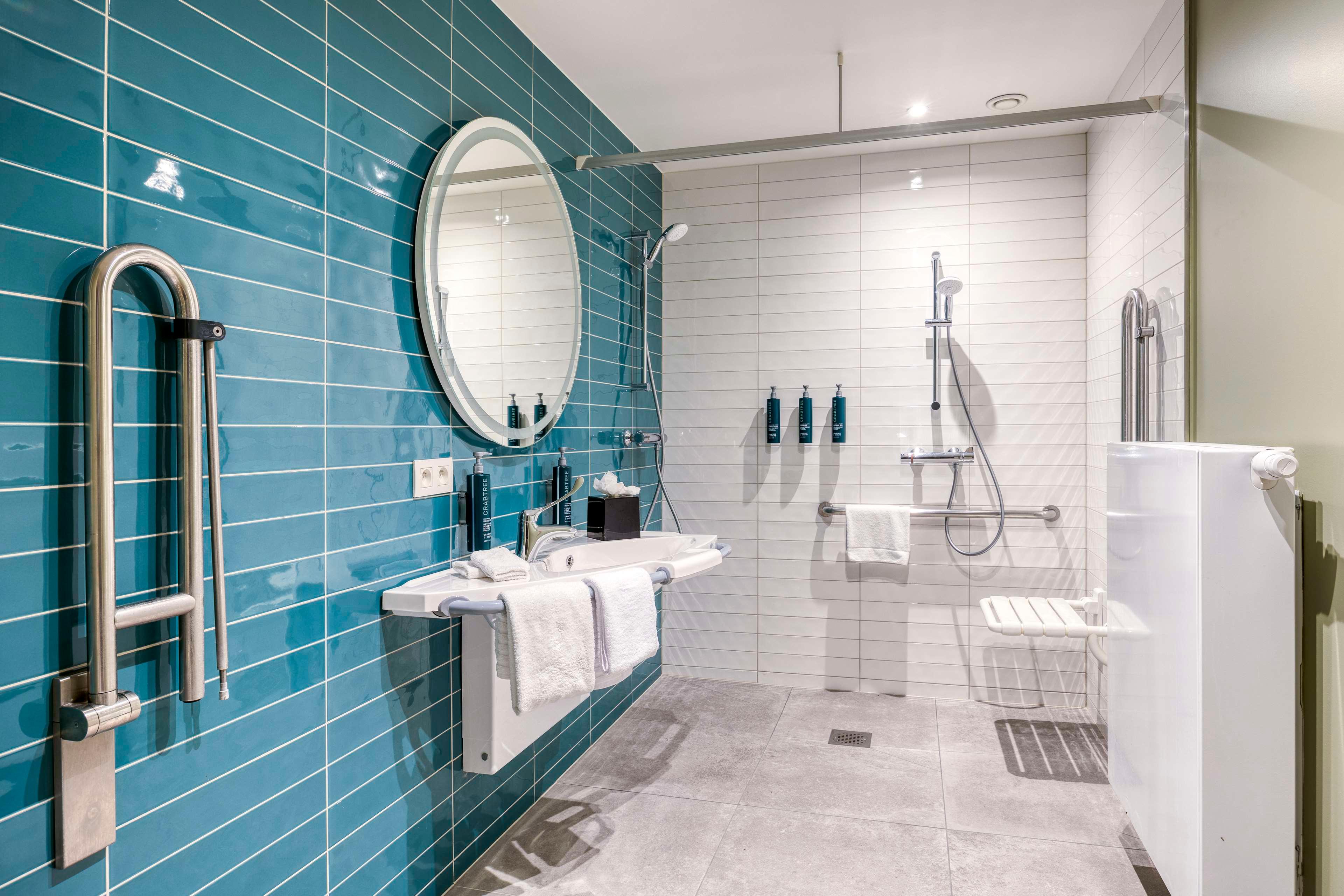 Double Accessible King Size Bed