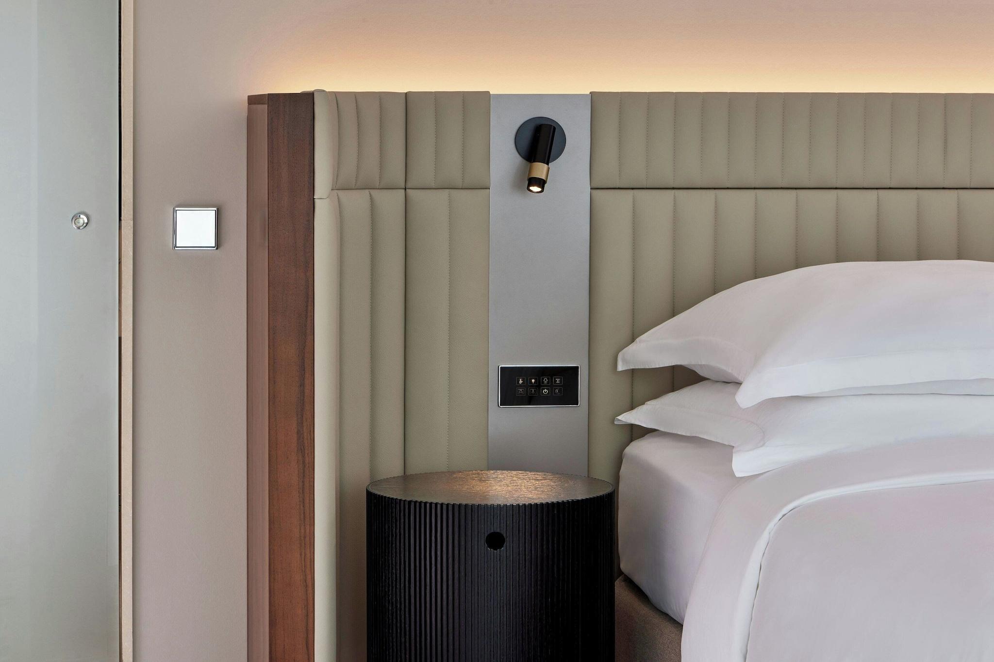 Double King Size Bed