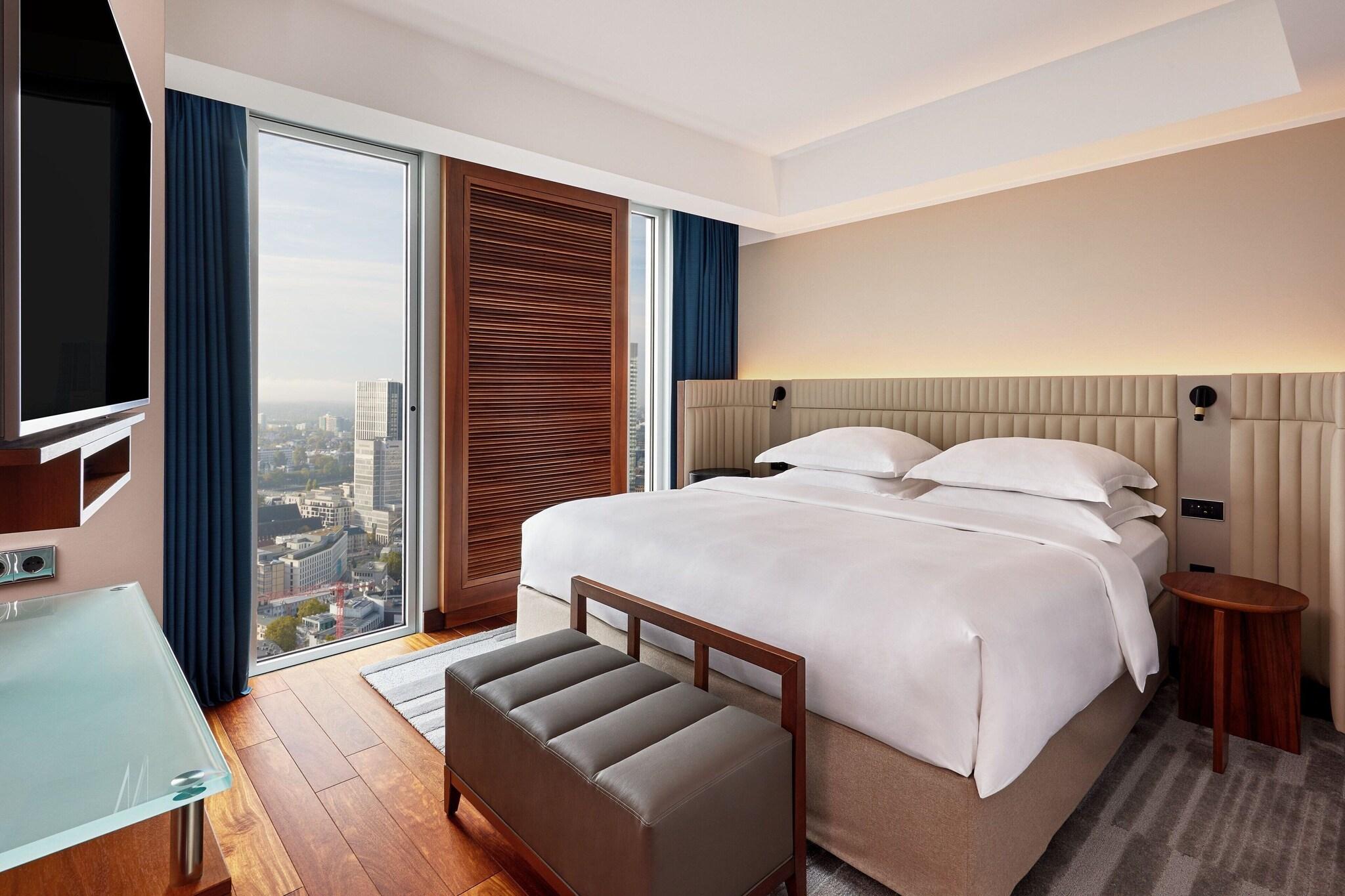 Junior Suite King Size Bed