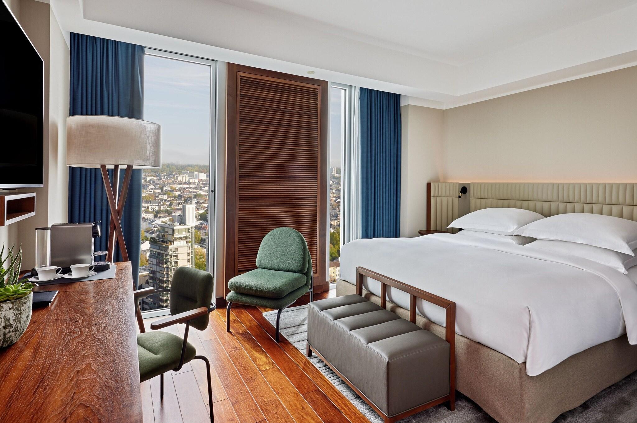 Junior Suite King Size Bed