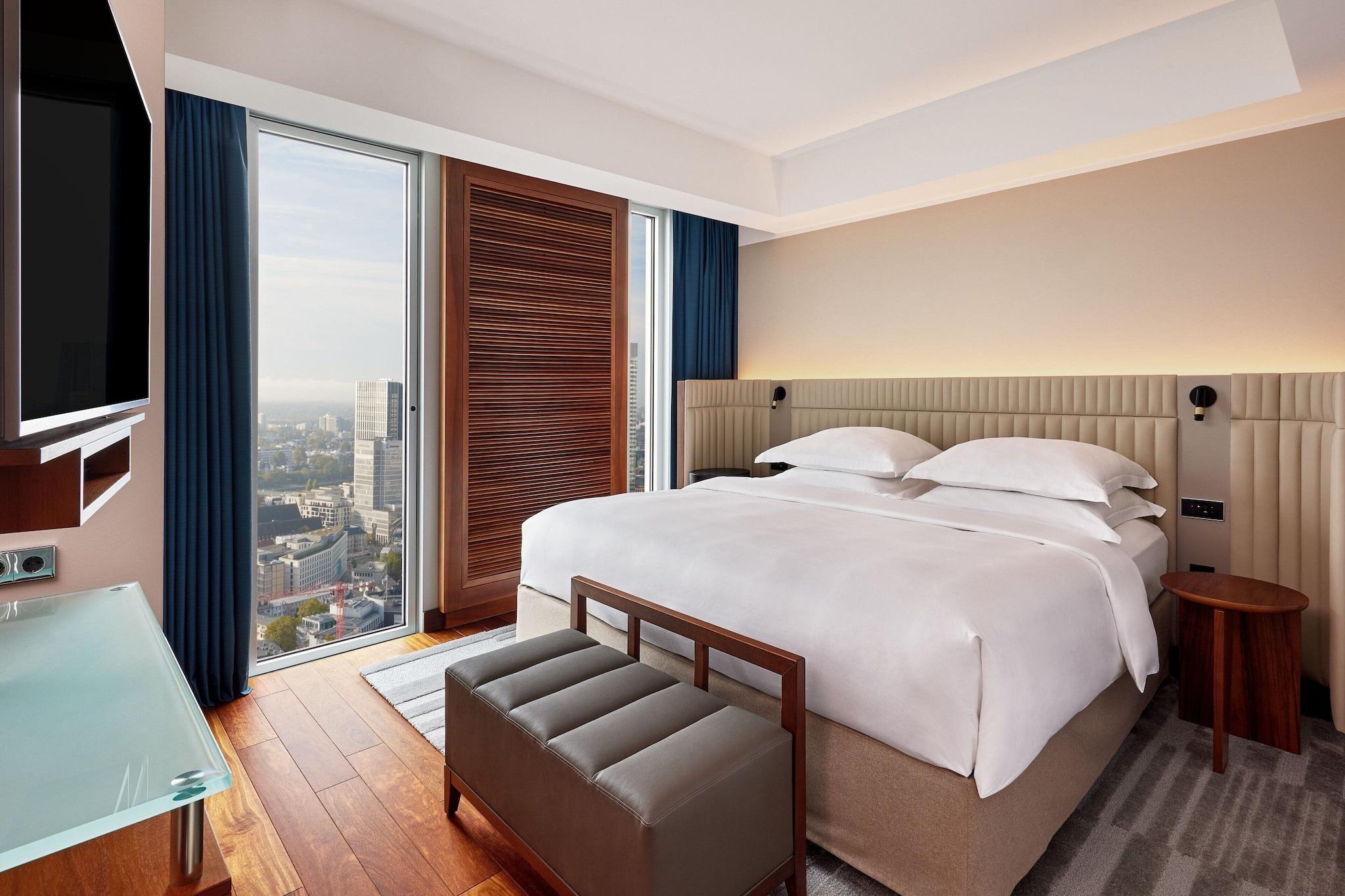 Junior Suite King Size Bed