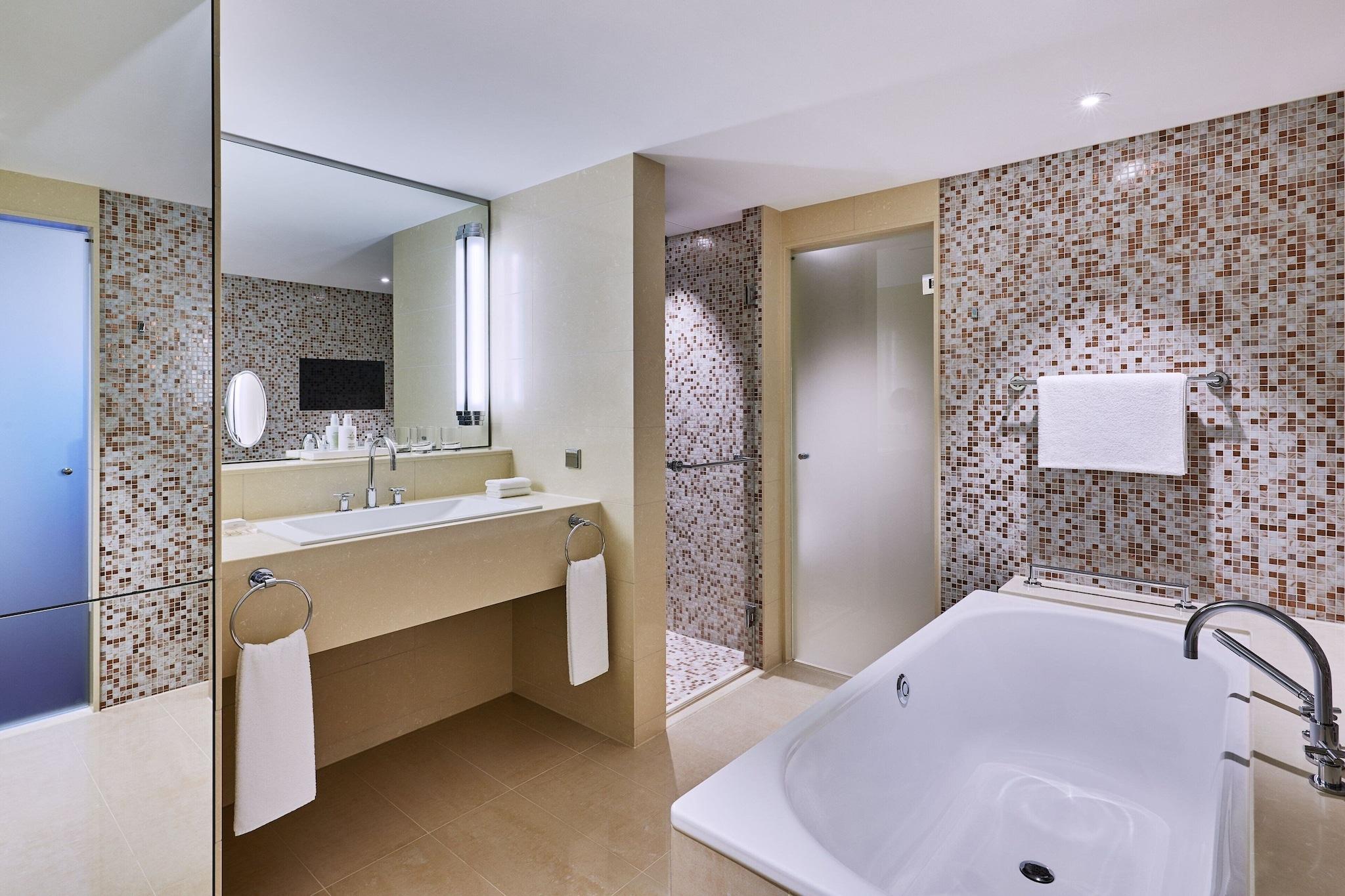 Junior Suite King Size Bed