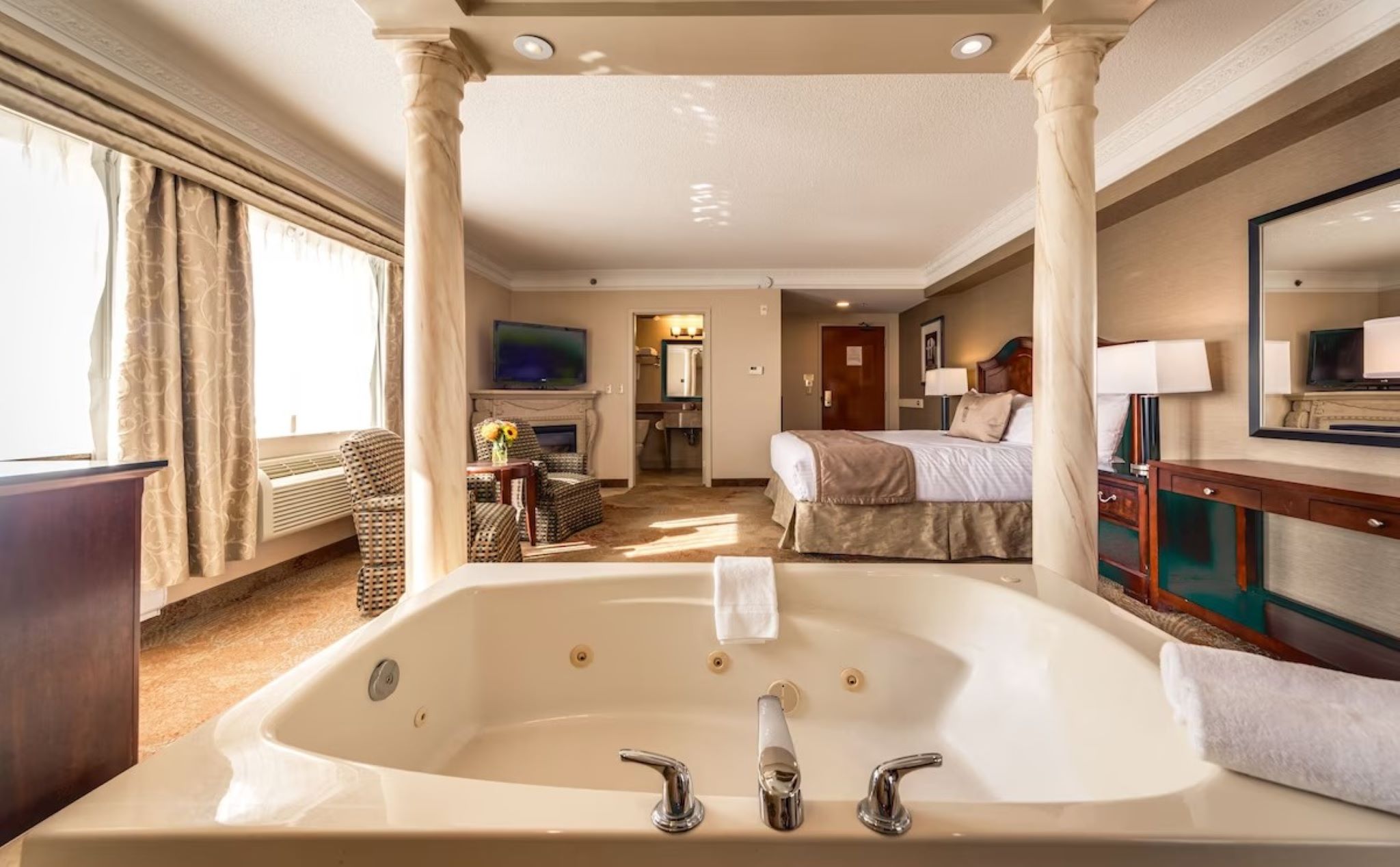 Suite King Bed with Jacuzzi