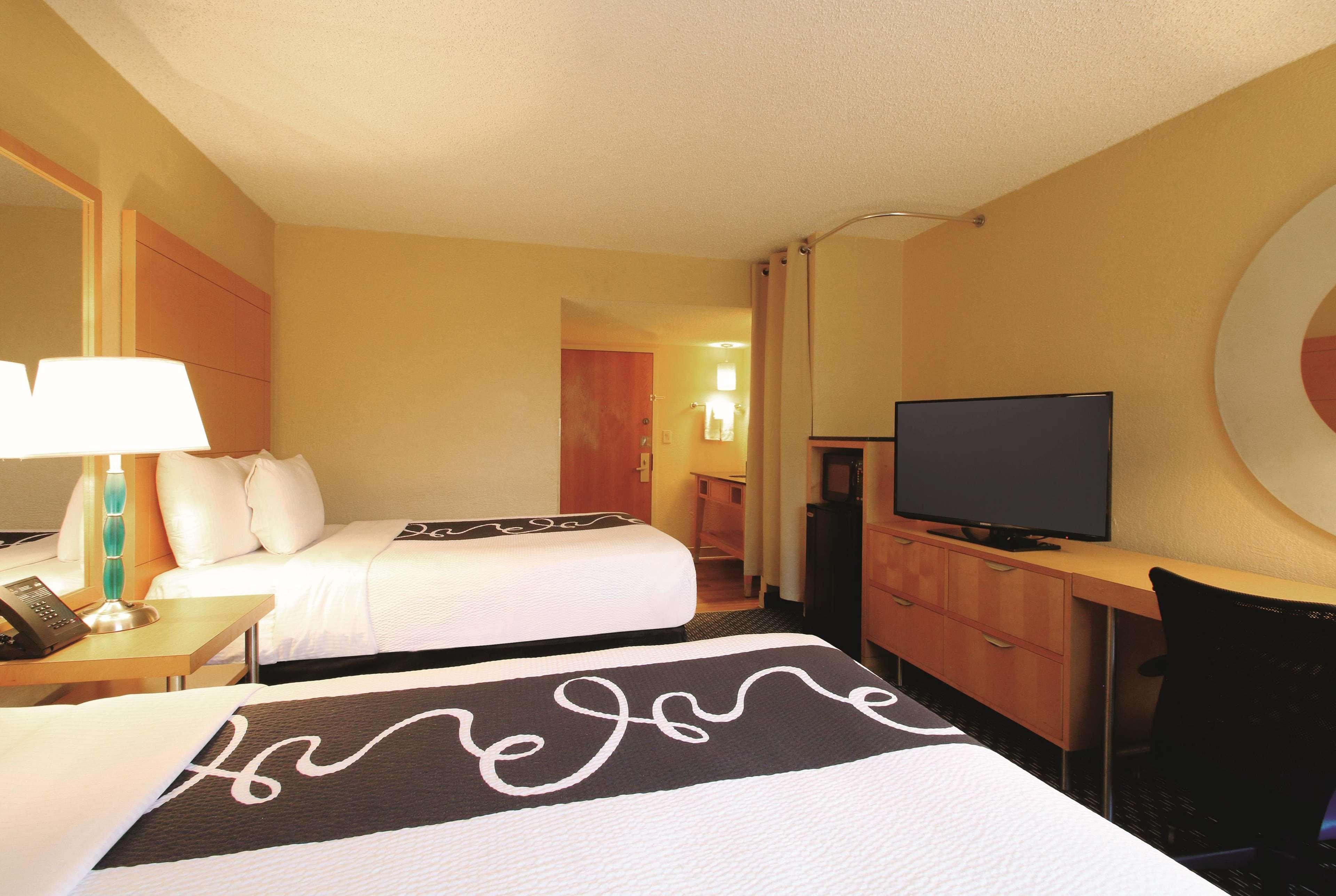 Room Two Double Beds Non Smoking