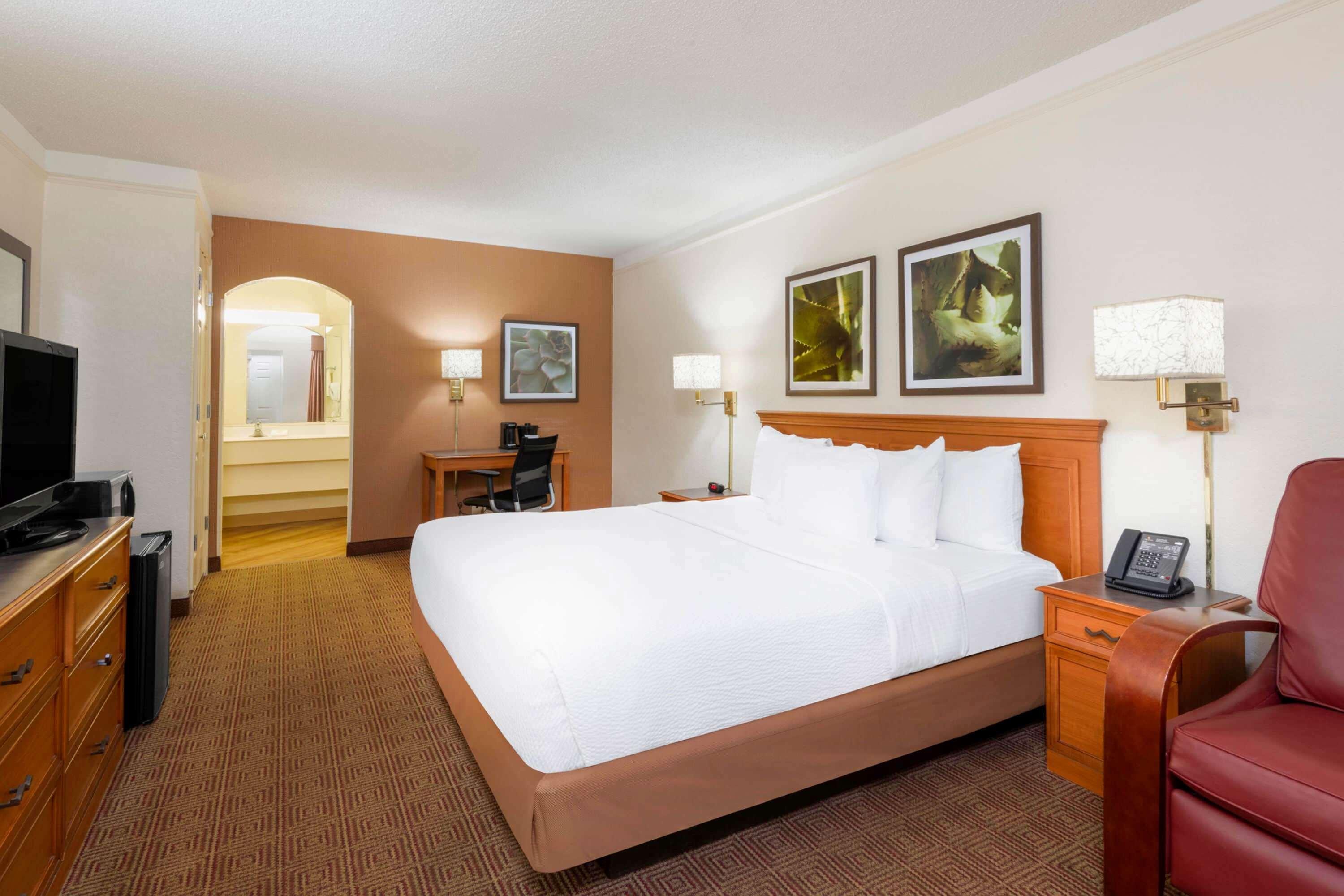 Room Deluxe King Bed