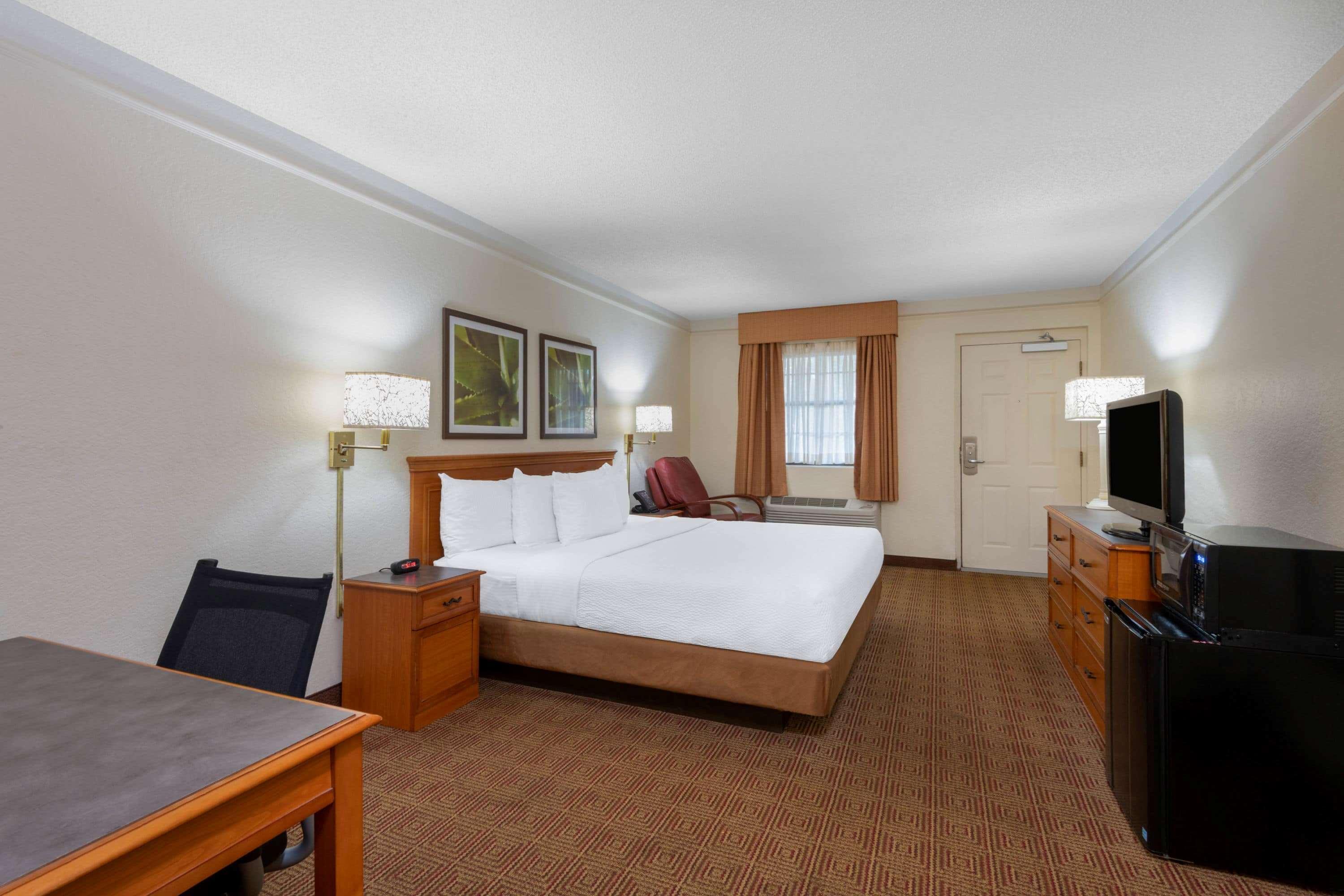 Room Deluxe King Bed