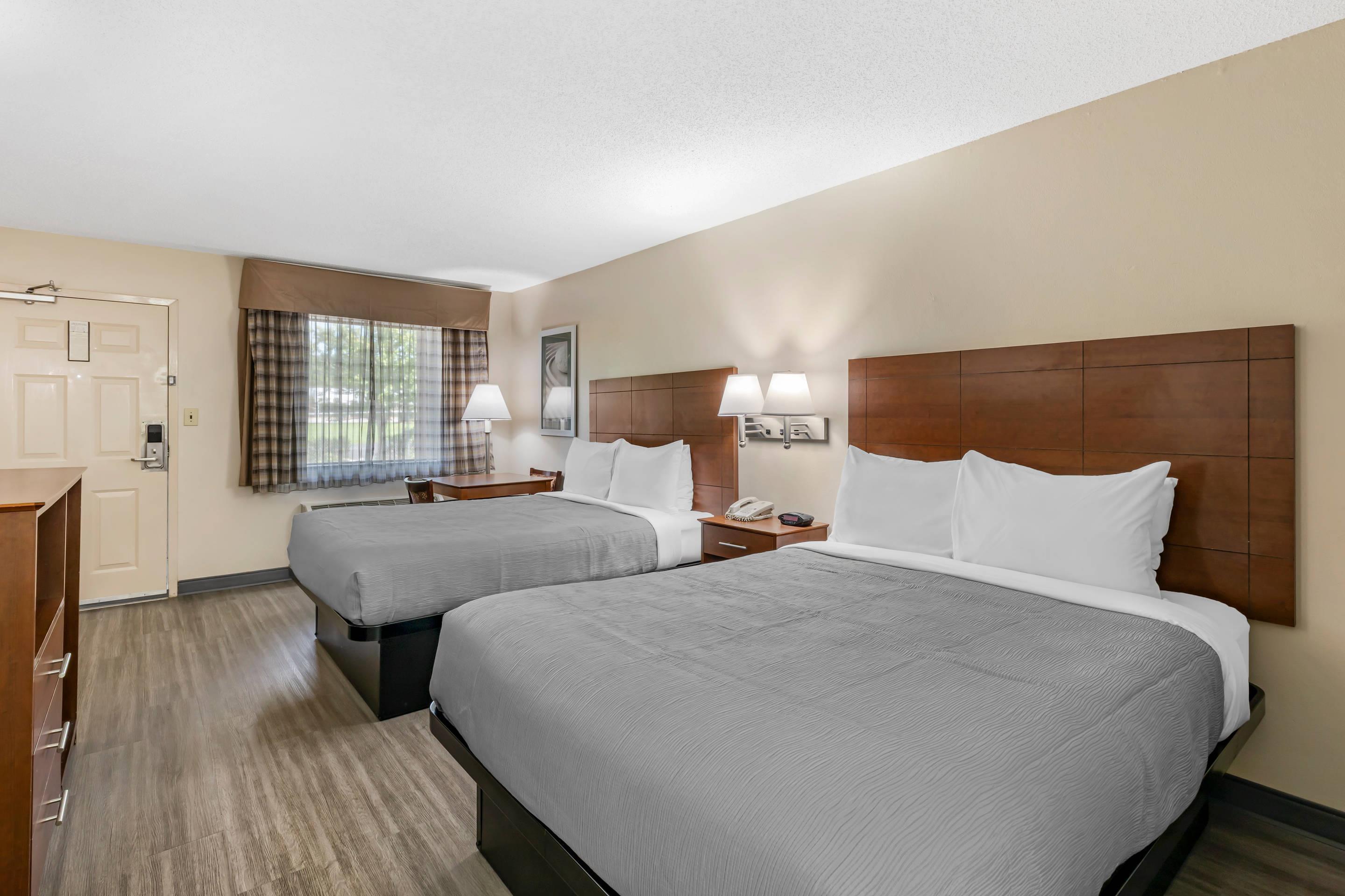 Twin Two Queen Beds Non Smoking