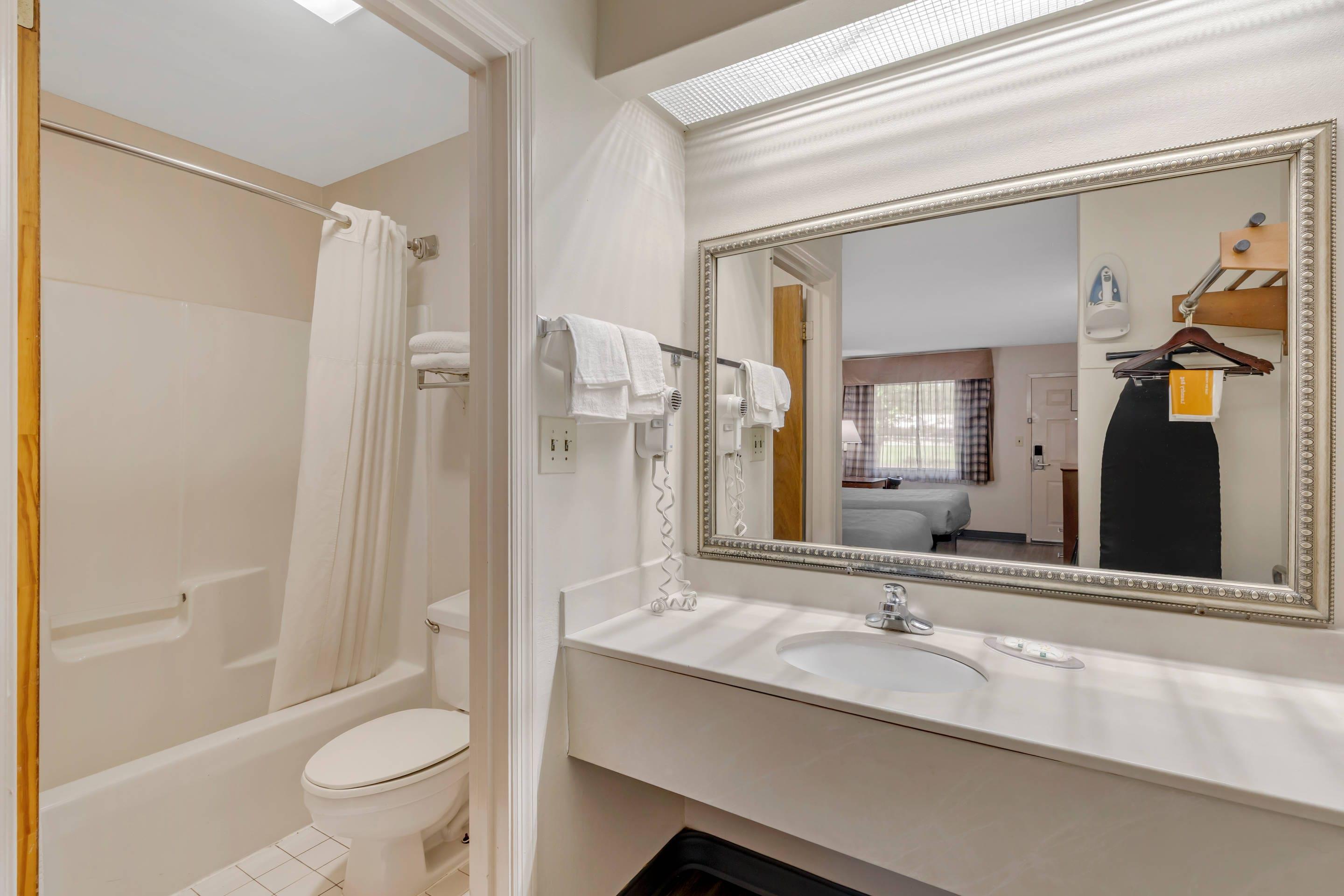 Twin Two Queen Beds Non Smoking