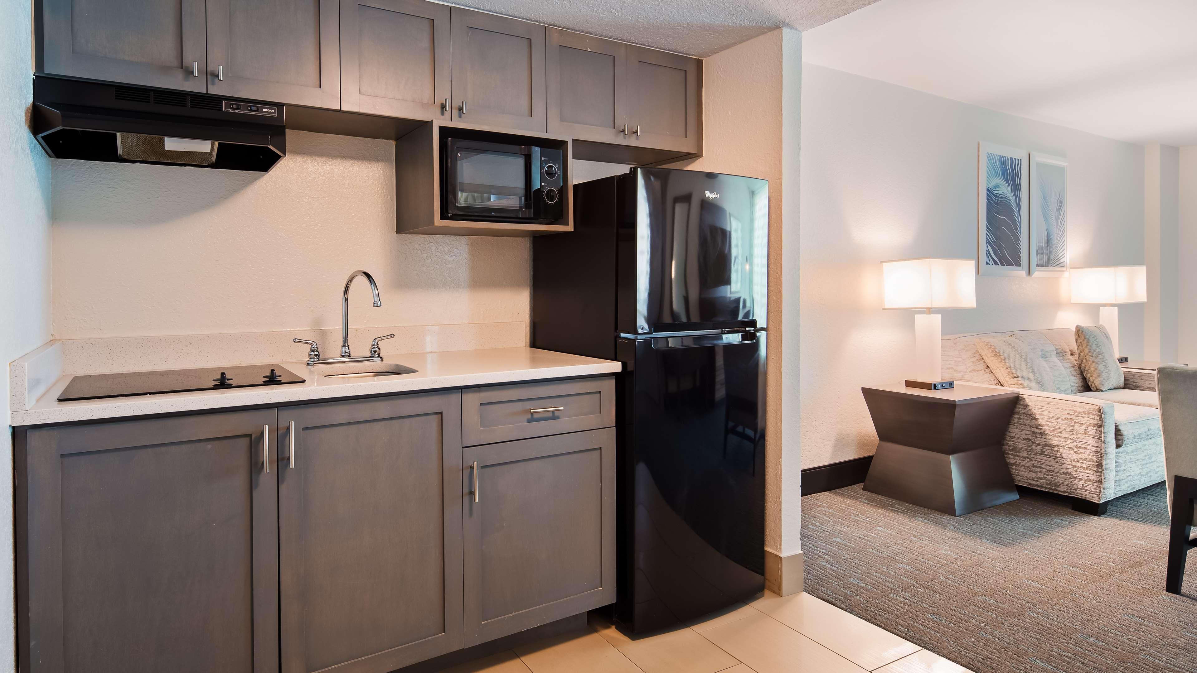 Suite Ocean Front King Bed