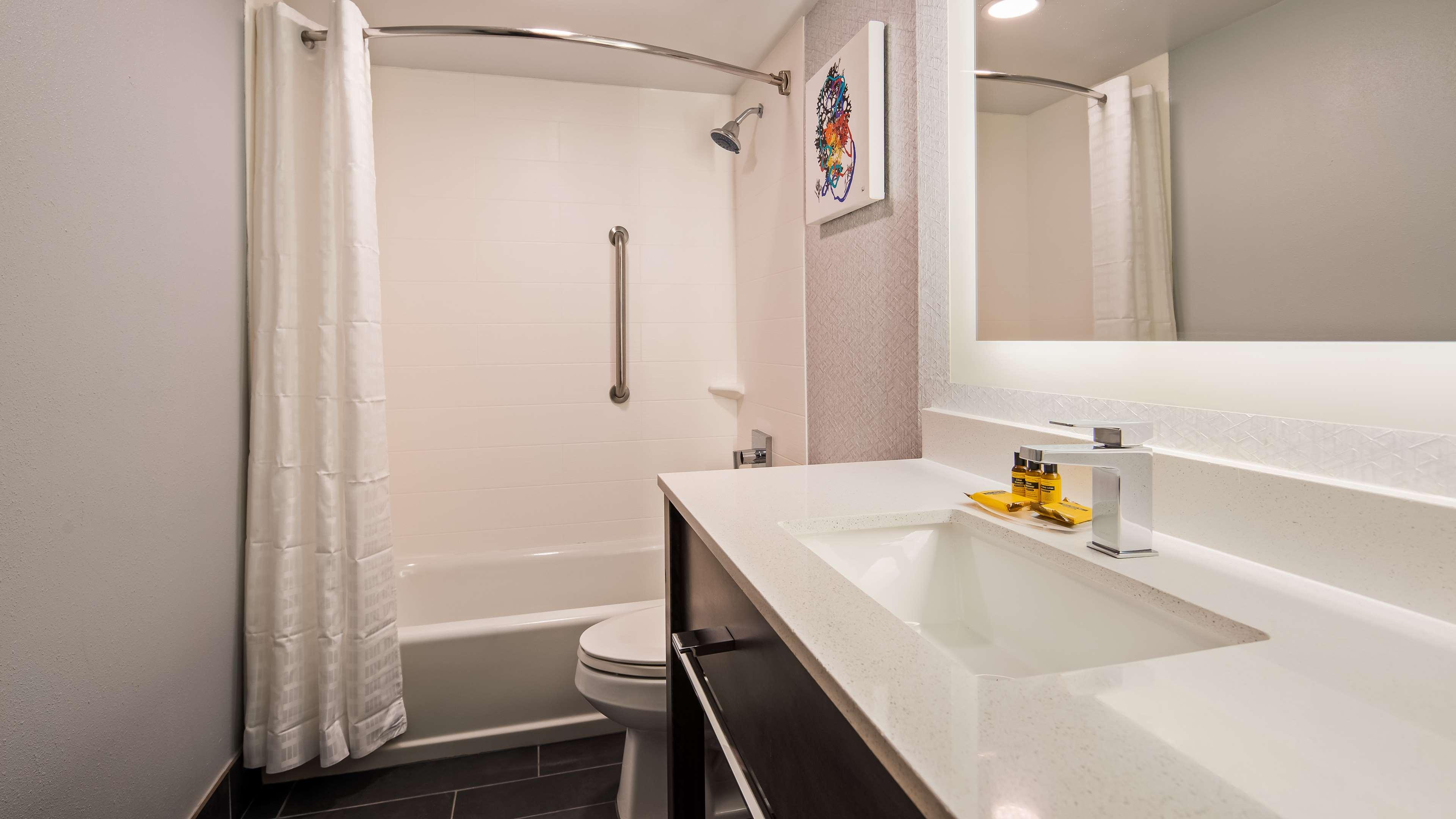 Suite Ocean Front King Bed