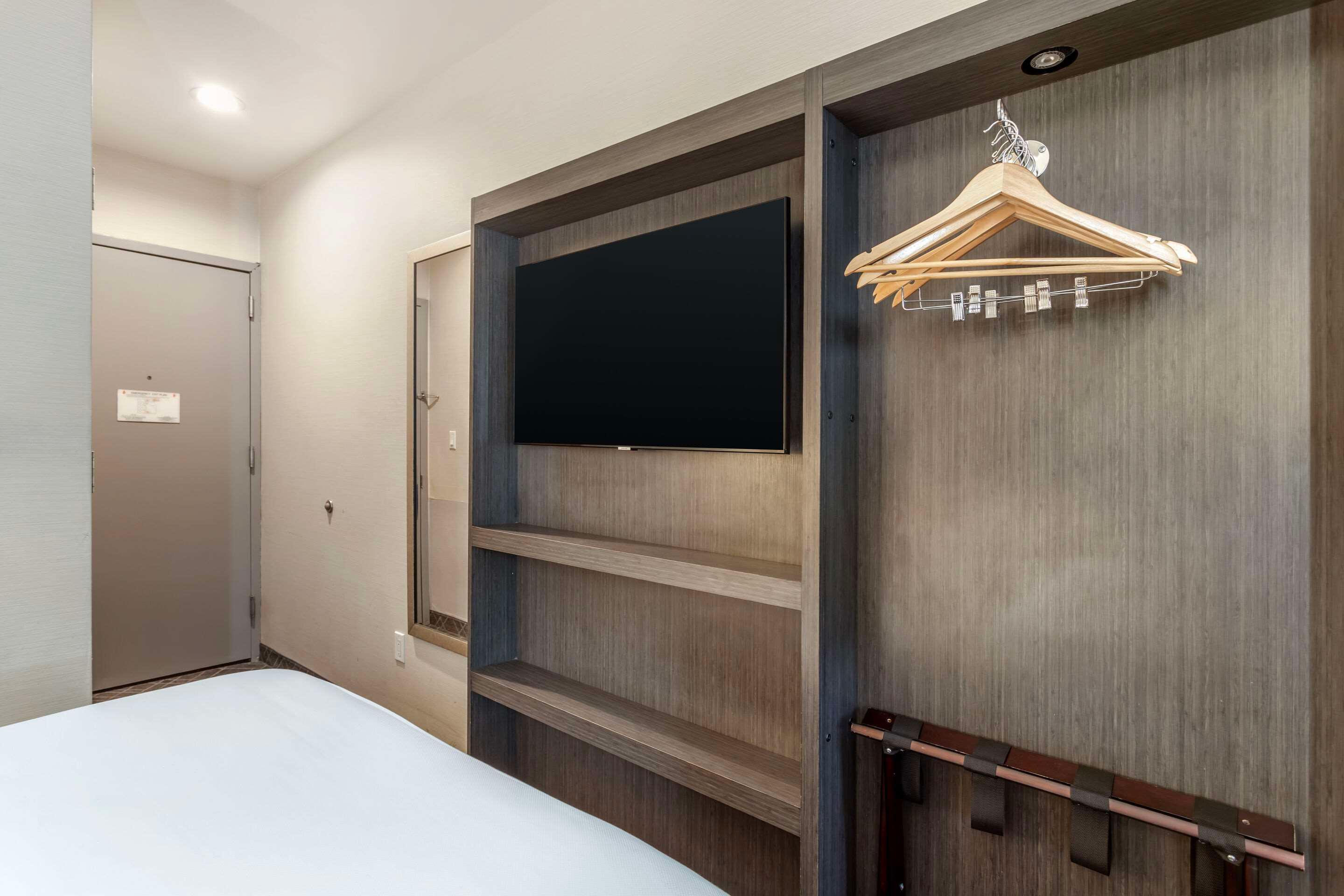 Double Queen Size Bed