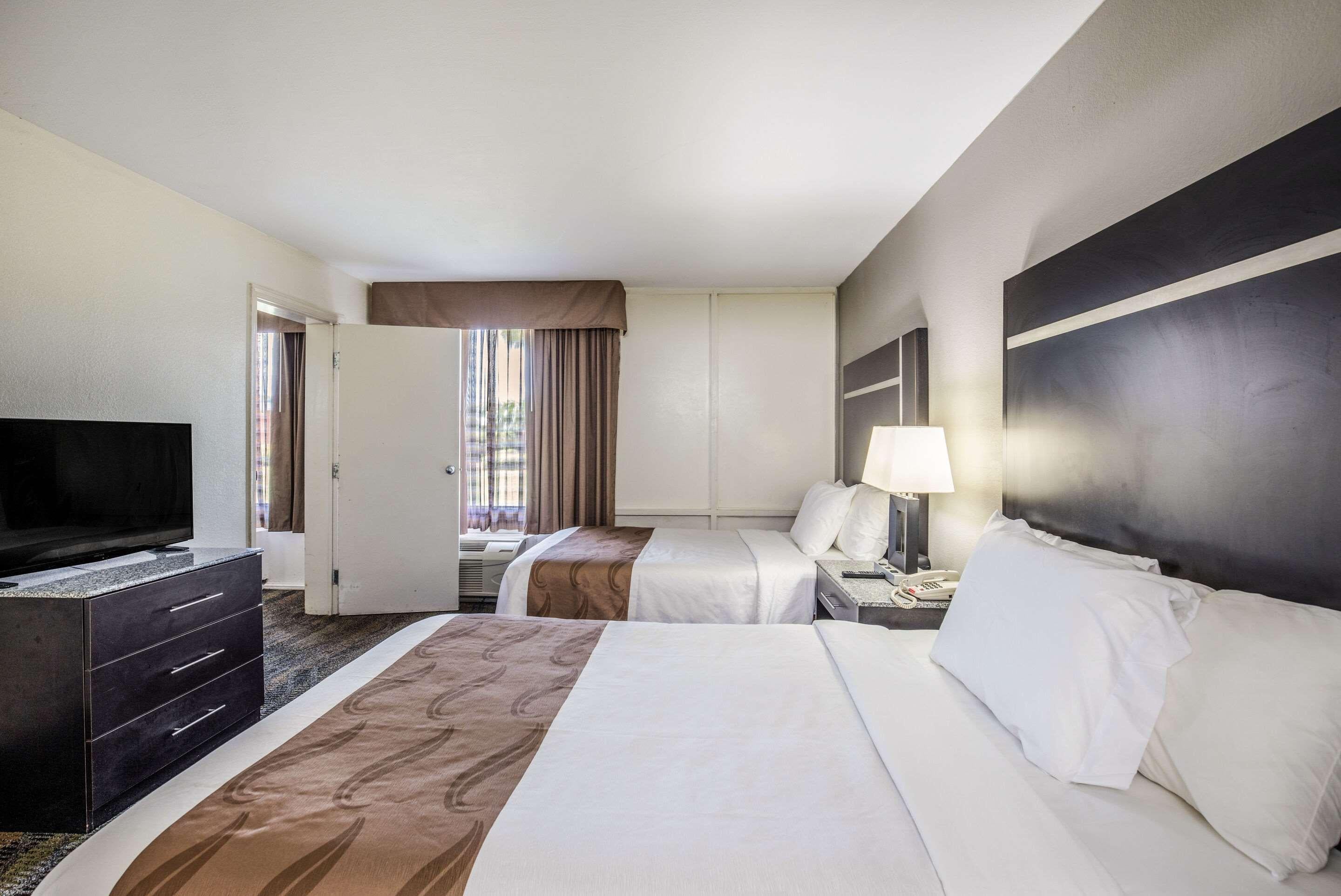 Suite Two Double Beds Non Smoking