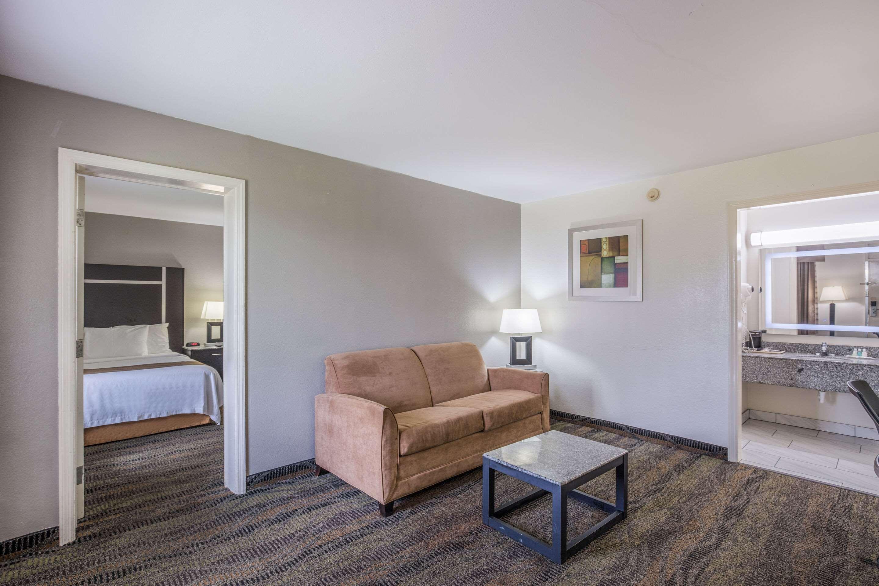 Suite Two Double Beds Non Smoking