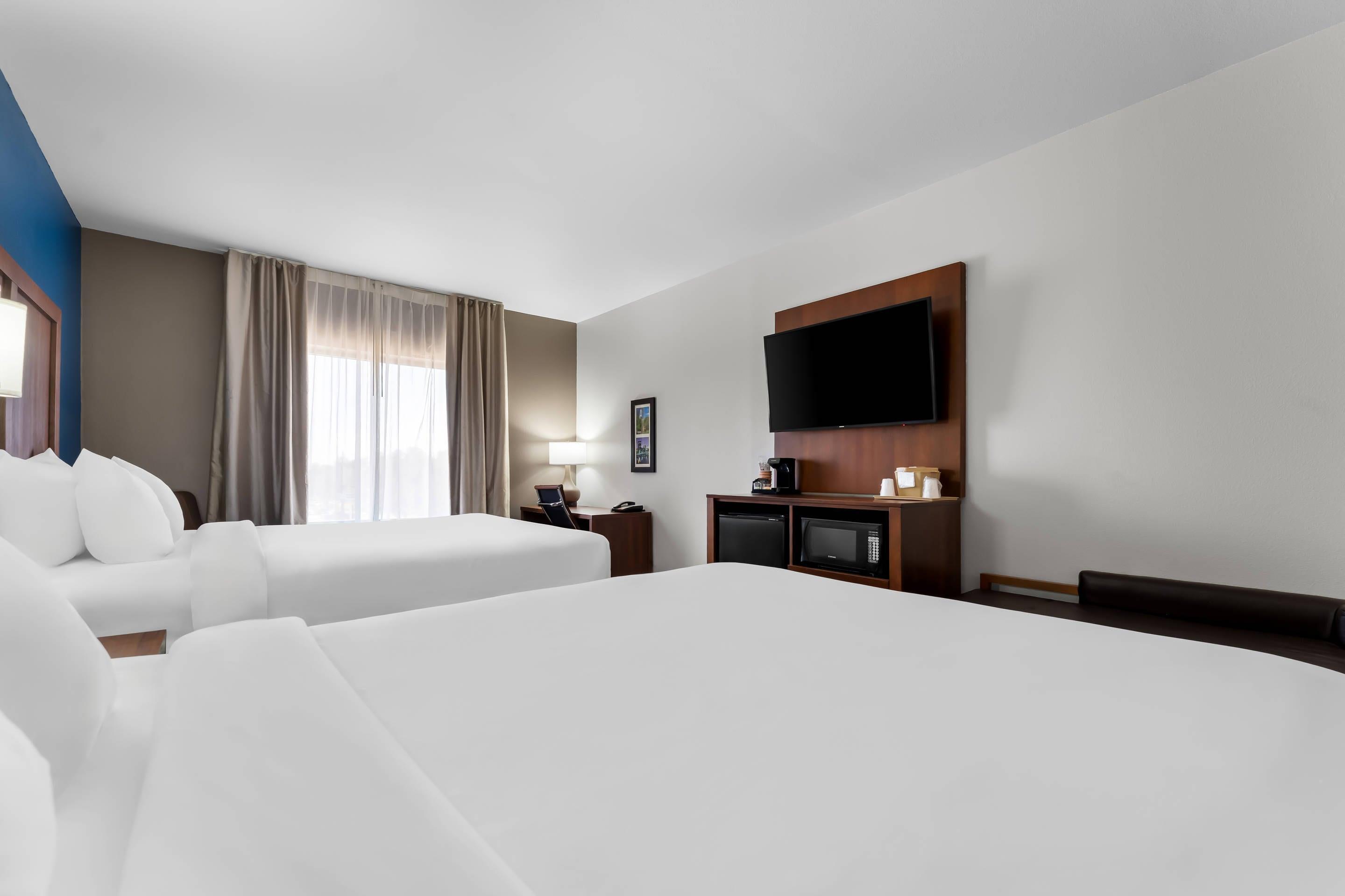 Twin Two Queen Beds Non Smoking