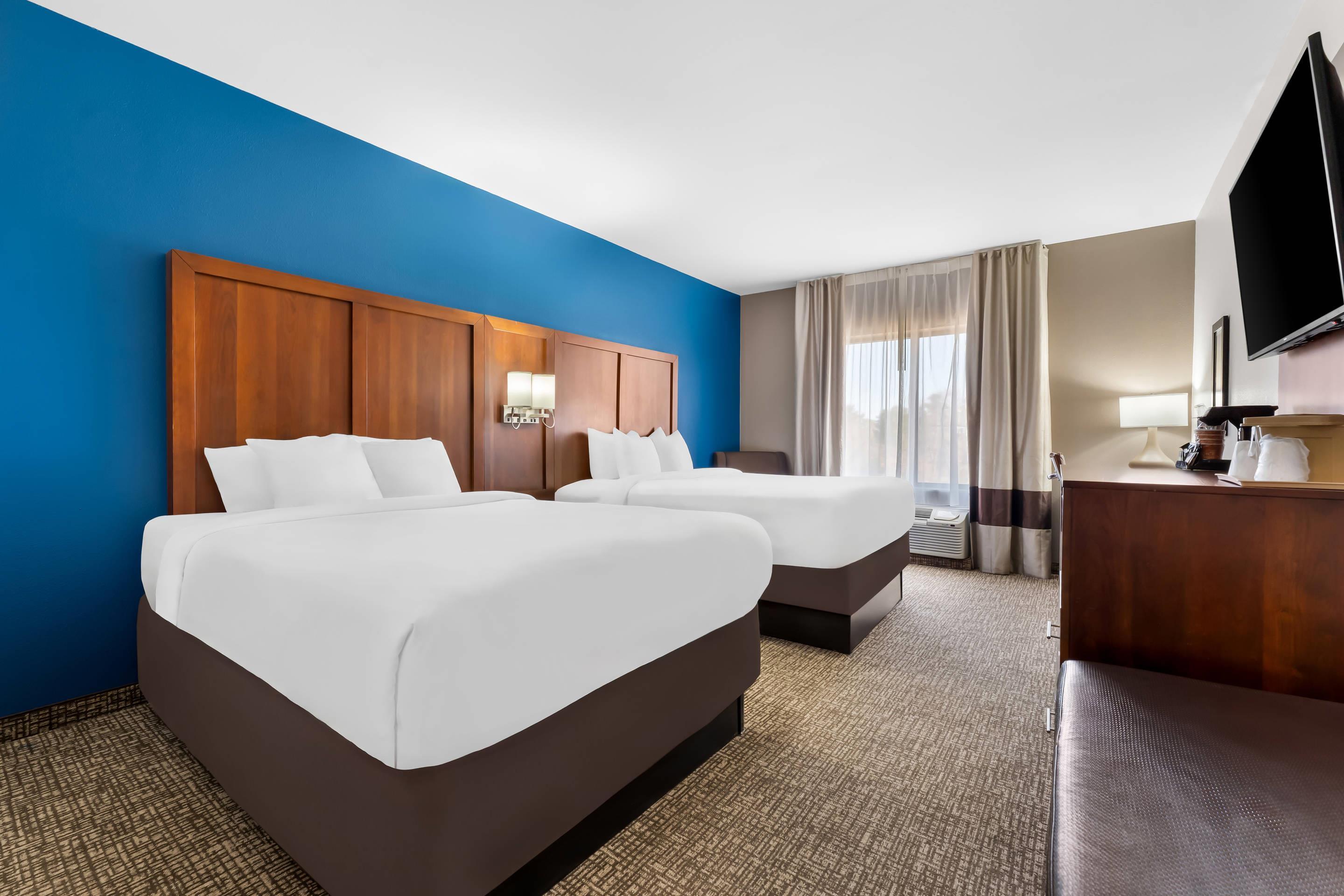 Twin Two Queen Beds Non Smoking