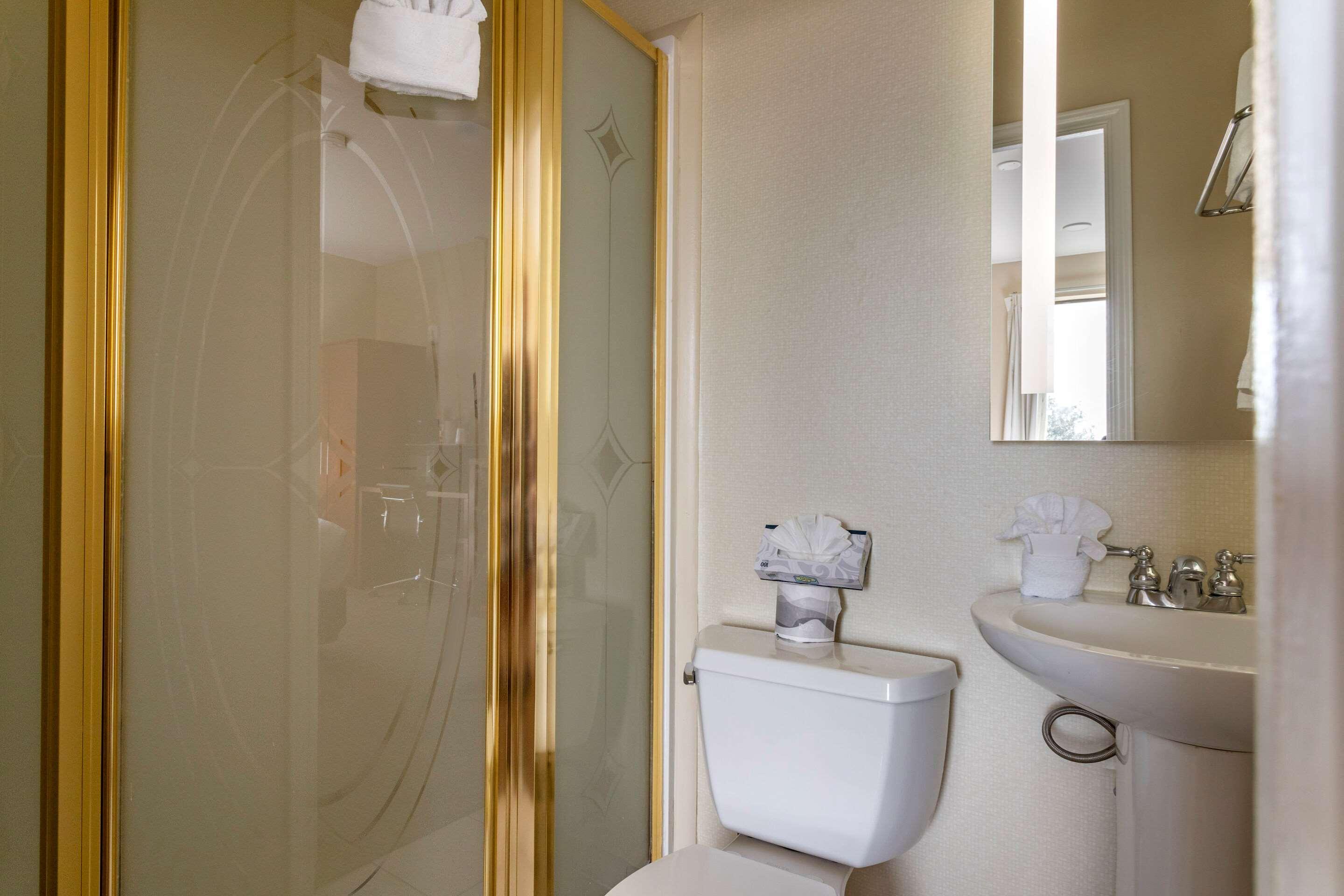 Double Queen Bed Non Smoking