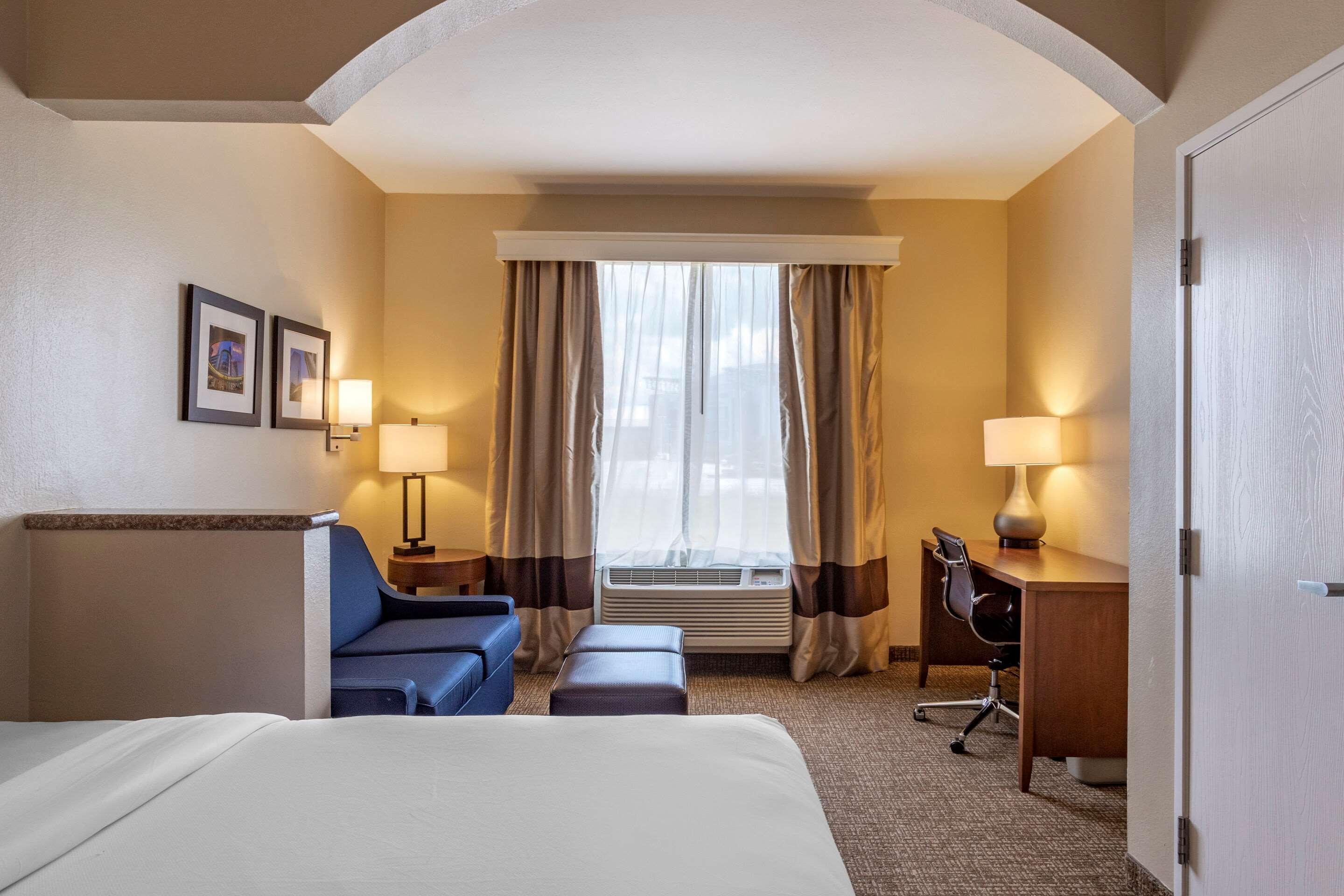 Suite Two Queen Beds