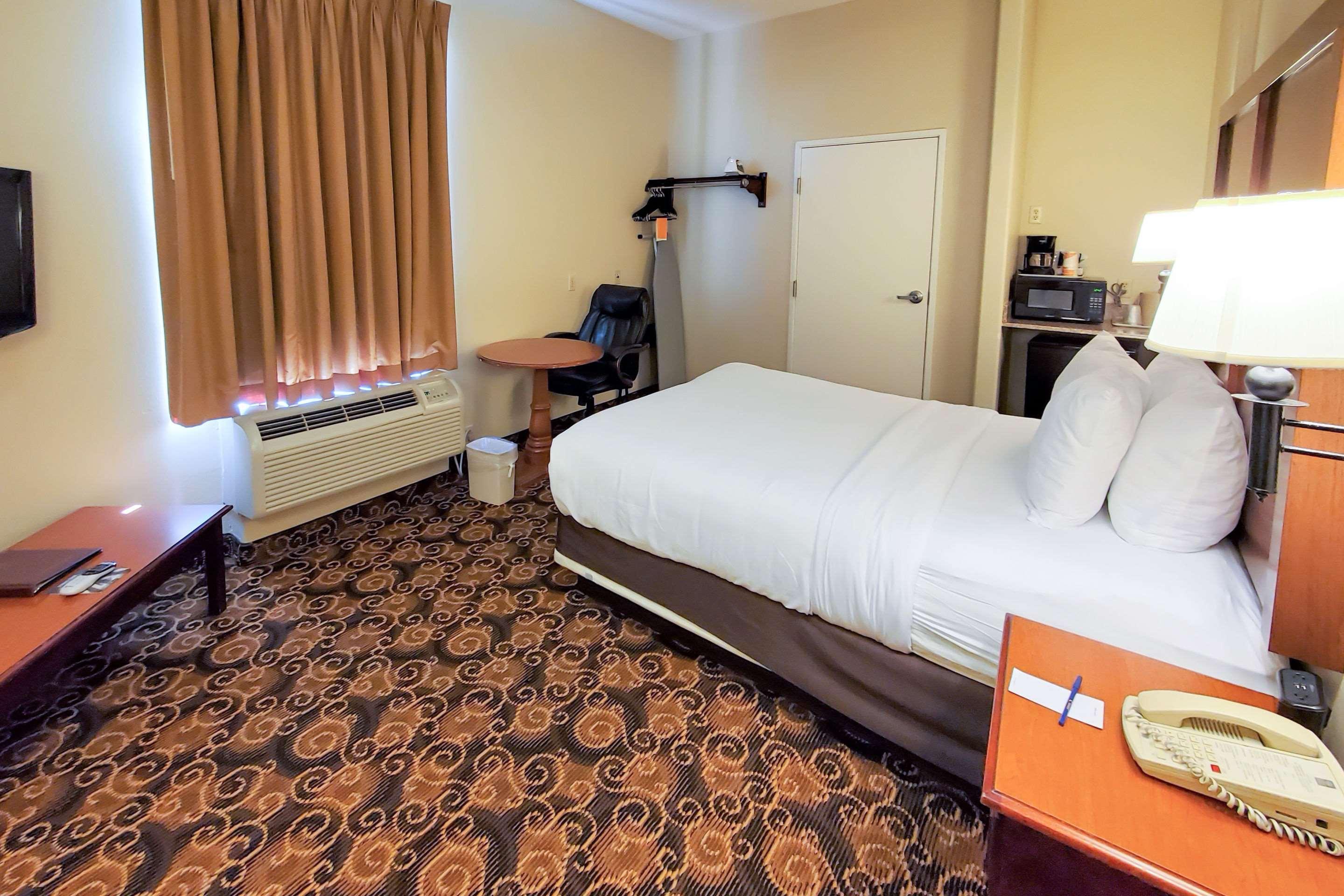 Double Queen Size Bed