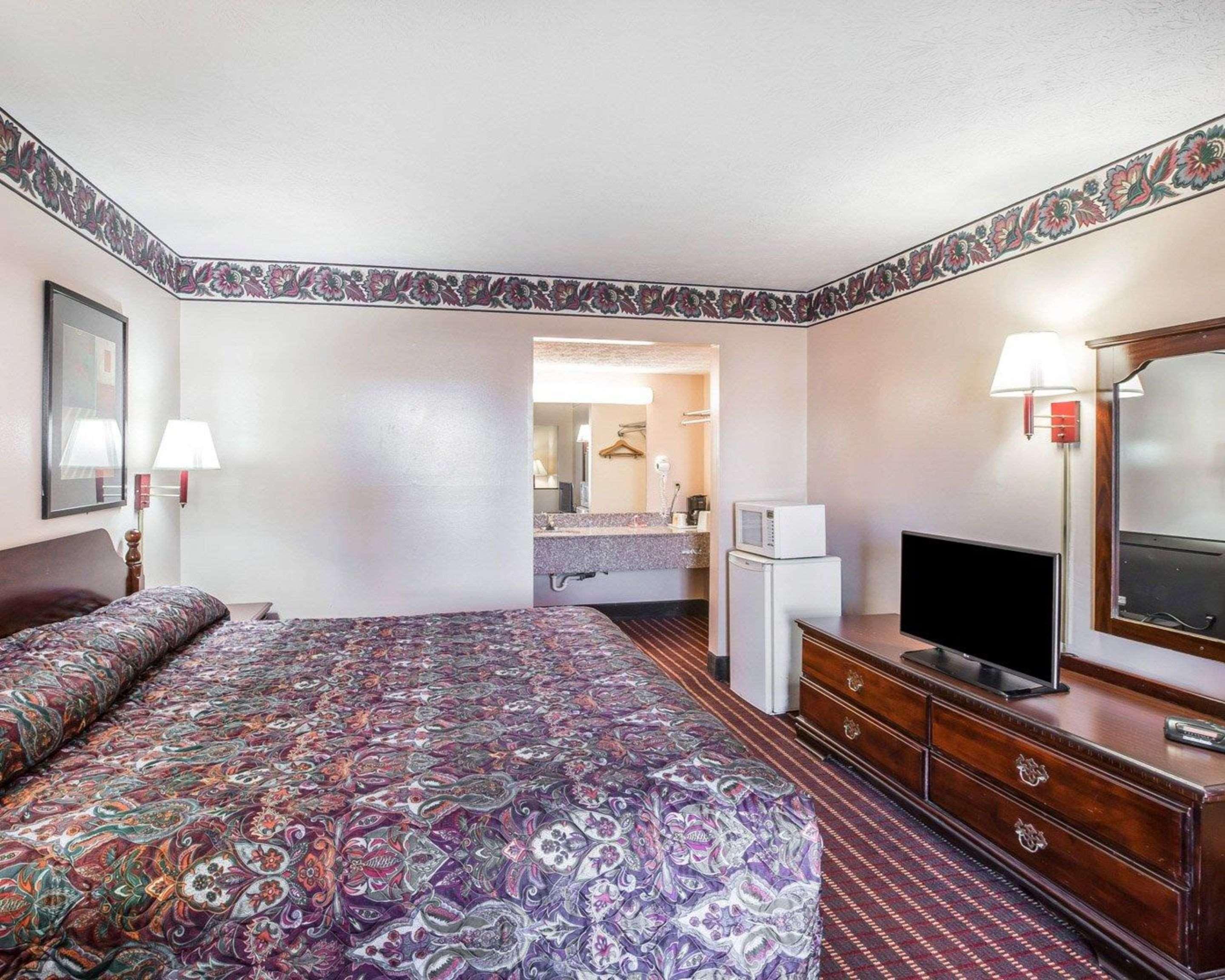 Double King Bed Non Smoking