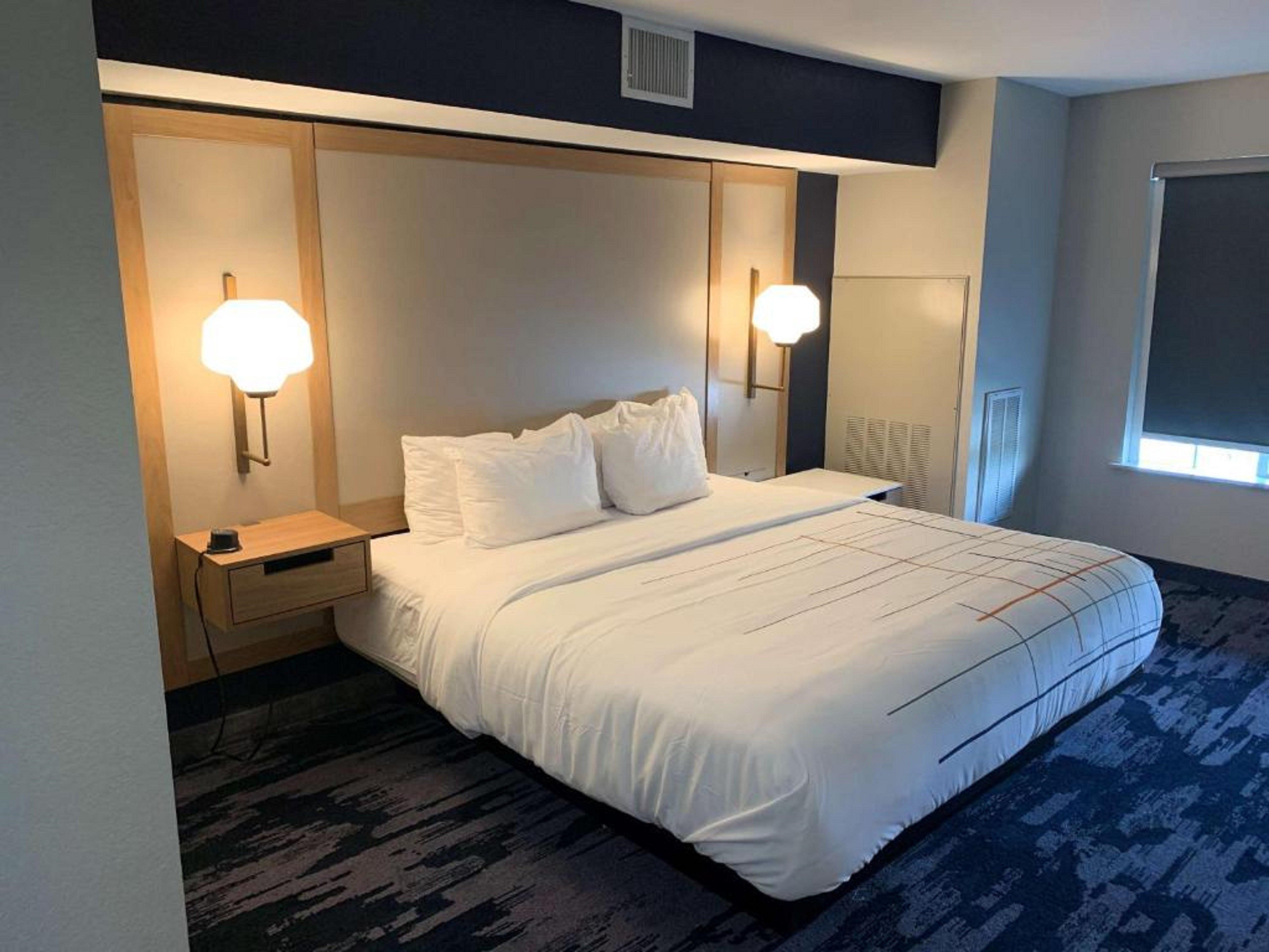 Studio Accessible King Size Bed