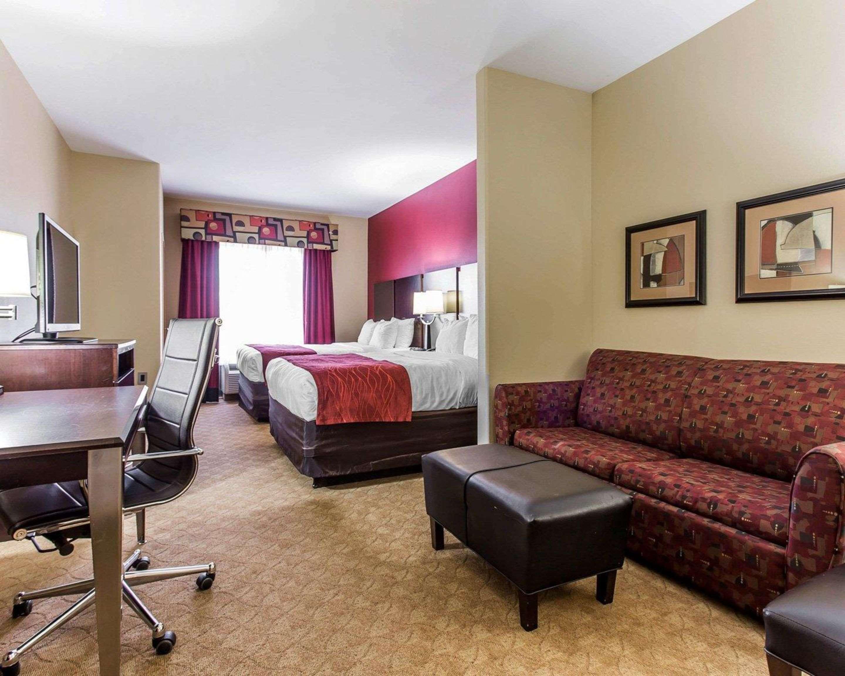 Quadruple Two Queen Beds