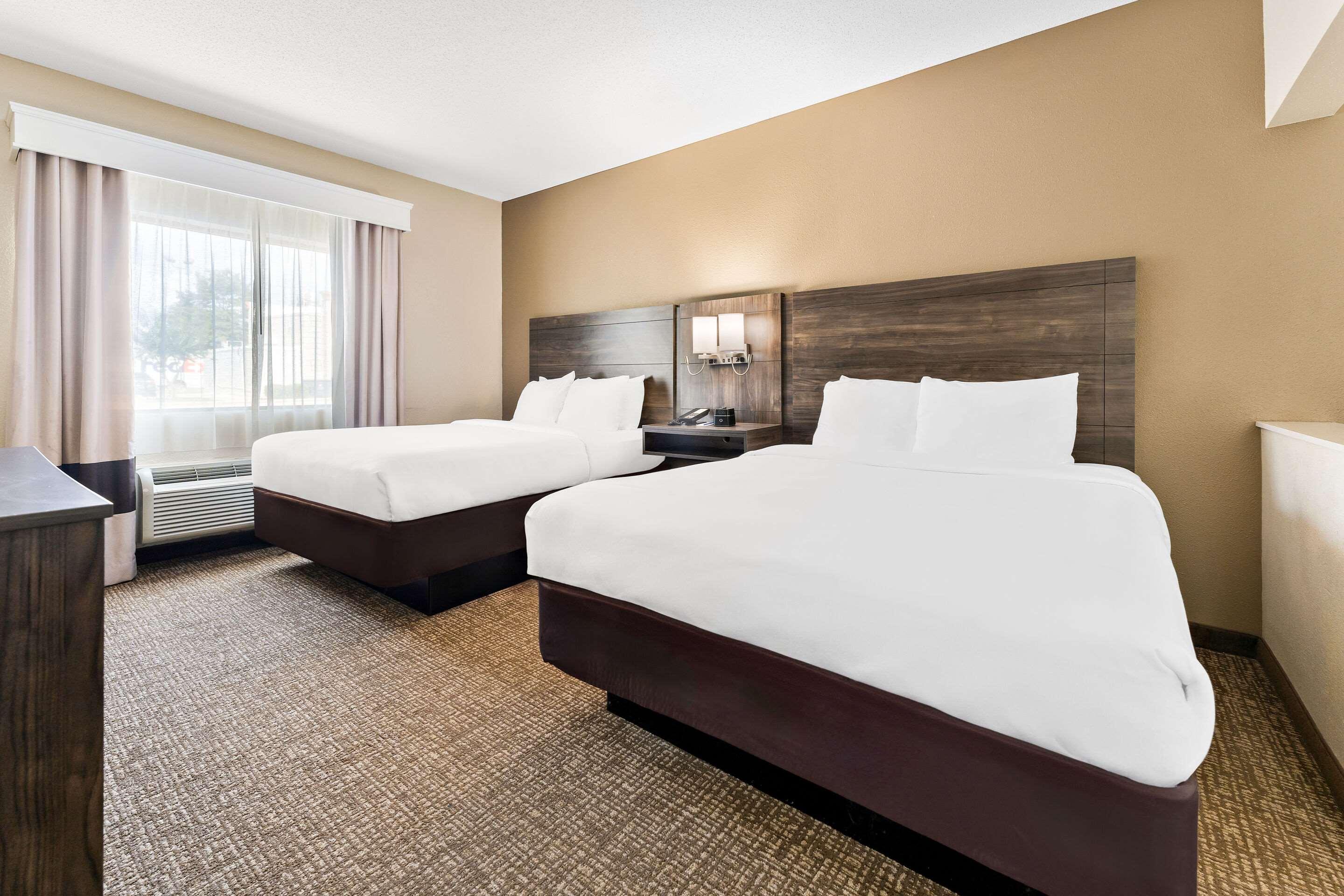 Suite Two Queen Beds Non Smoking