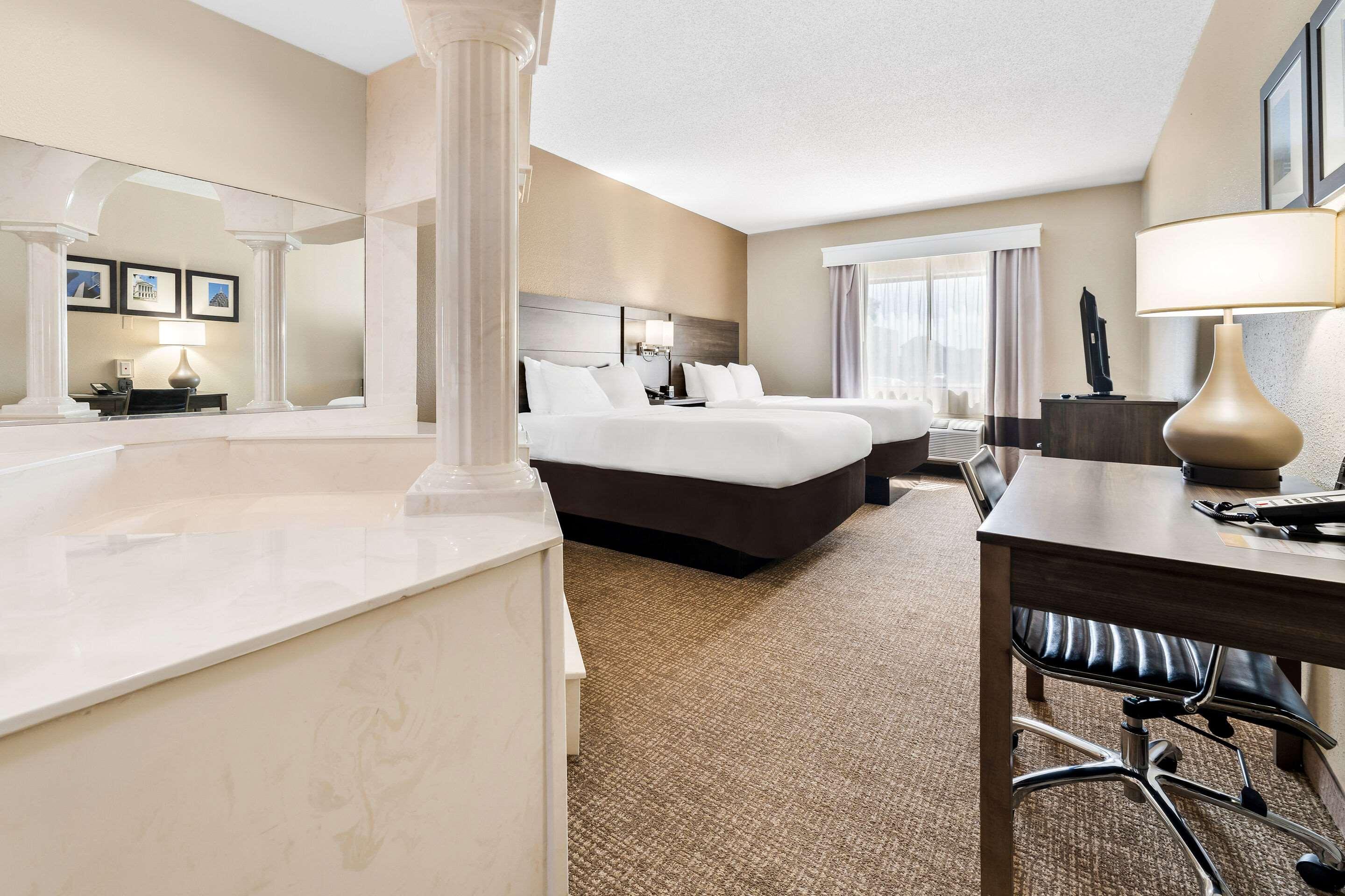 Suite Two Queen Beds Non Smoking