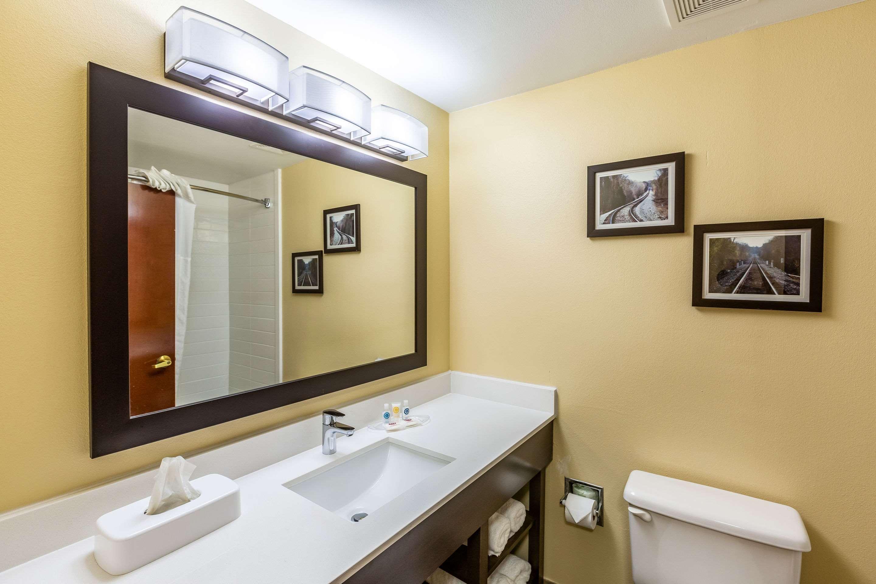 Suite Two Queen Beds Non Smoking