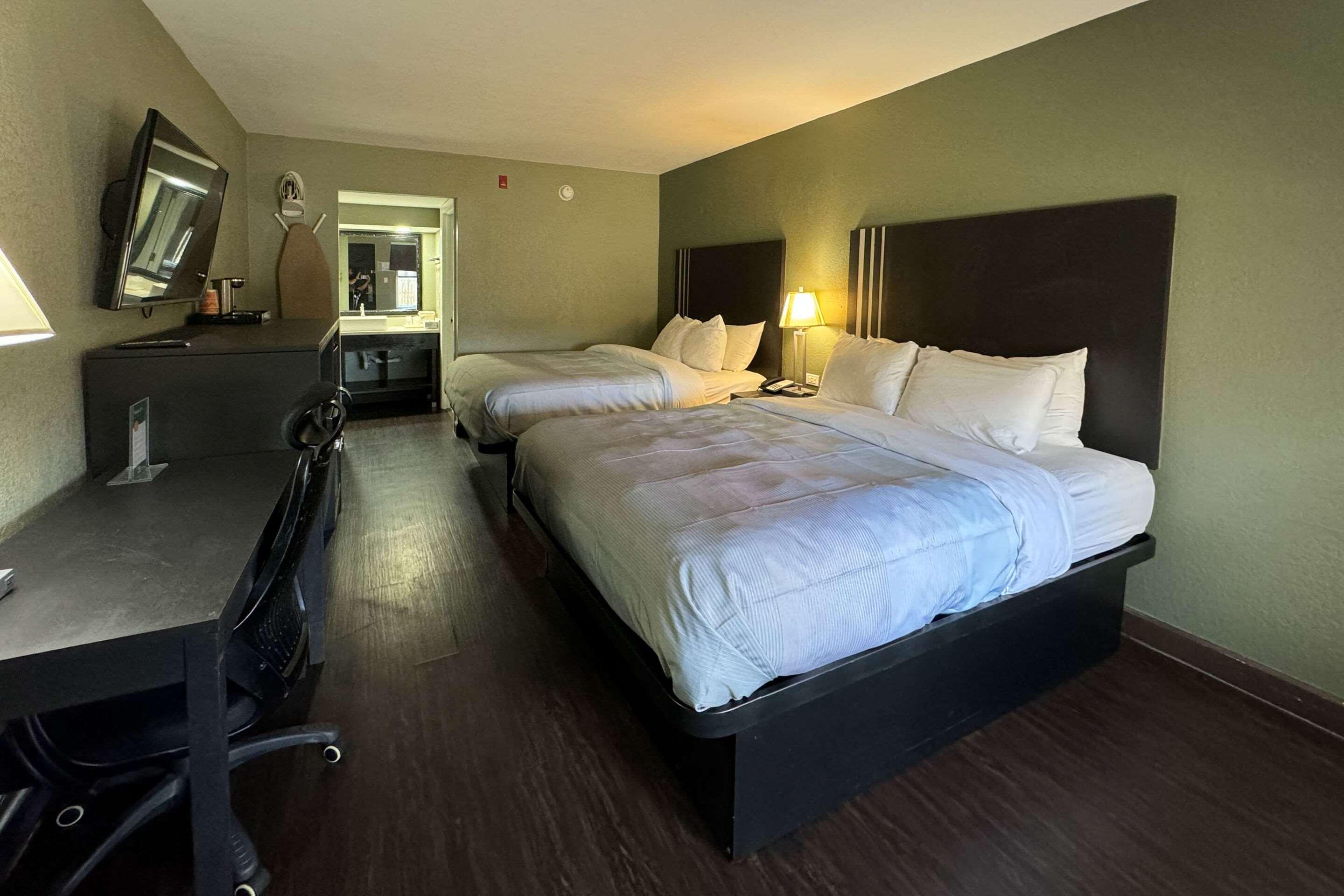 Double Two Queen Beds Non Smoking