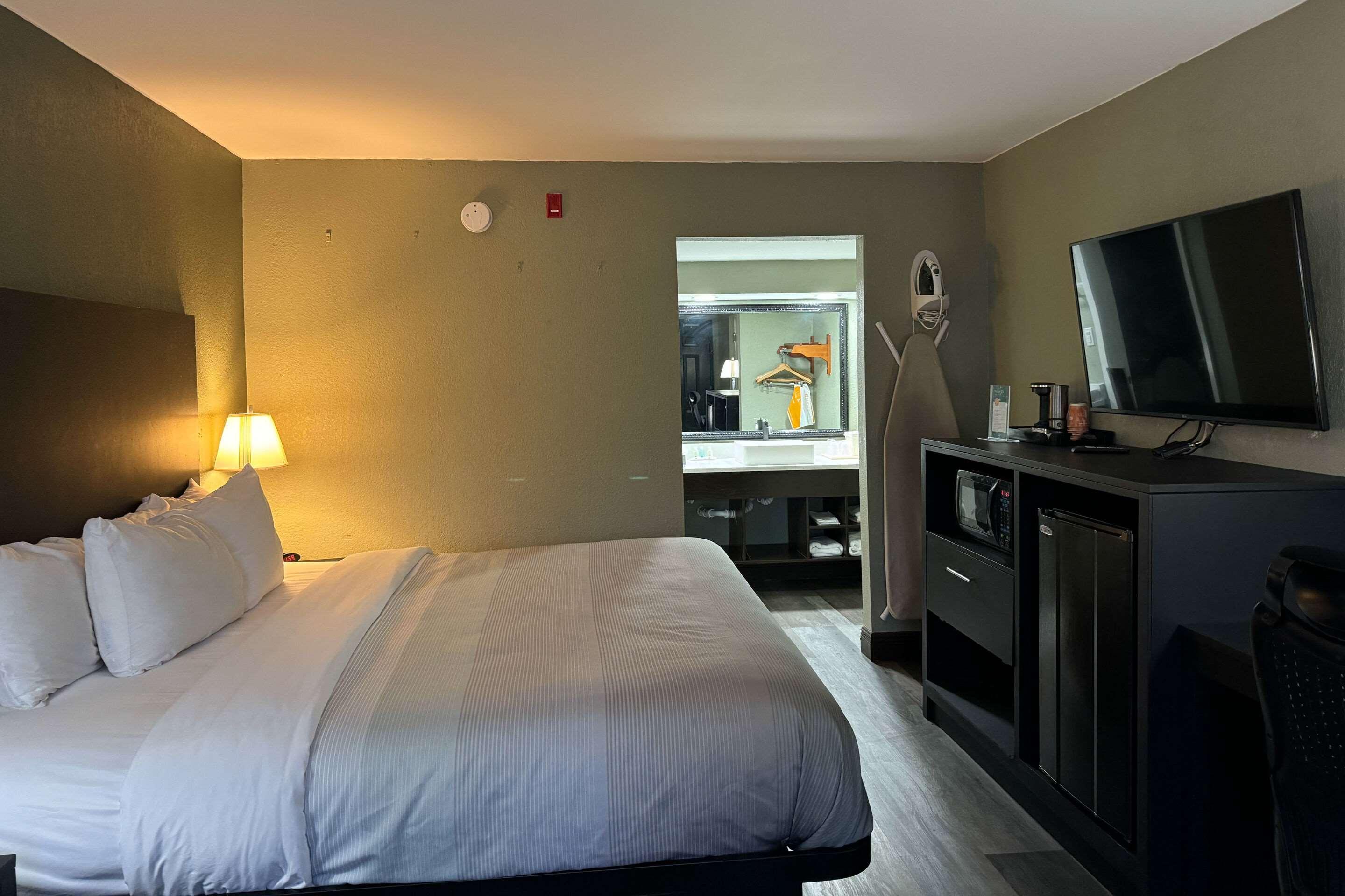 Double Accessible King Size Bed