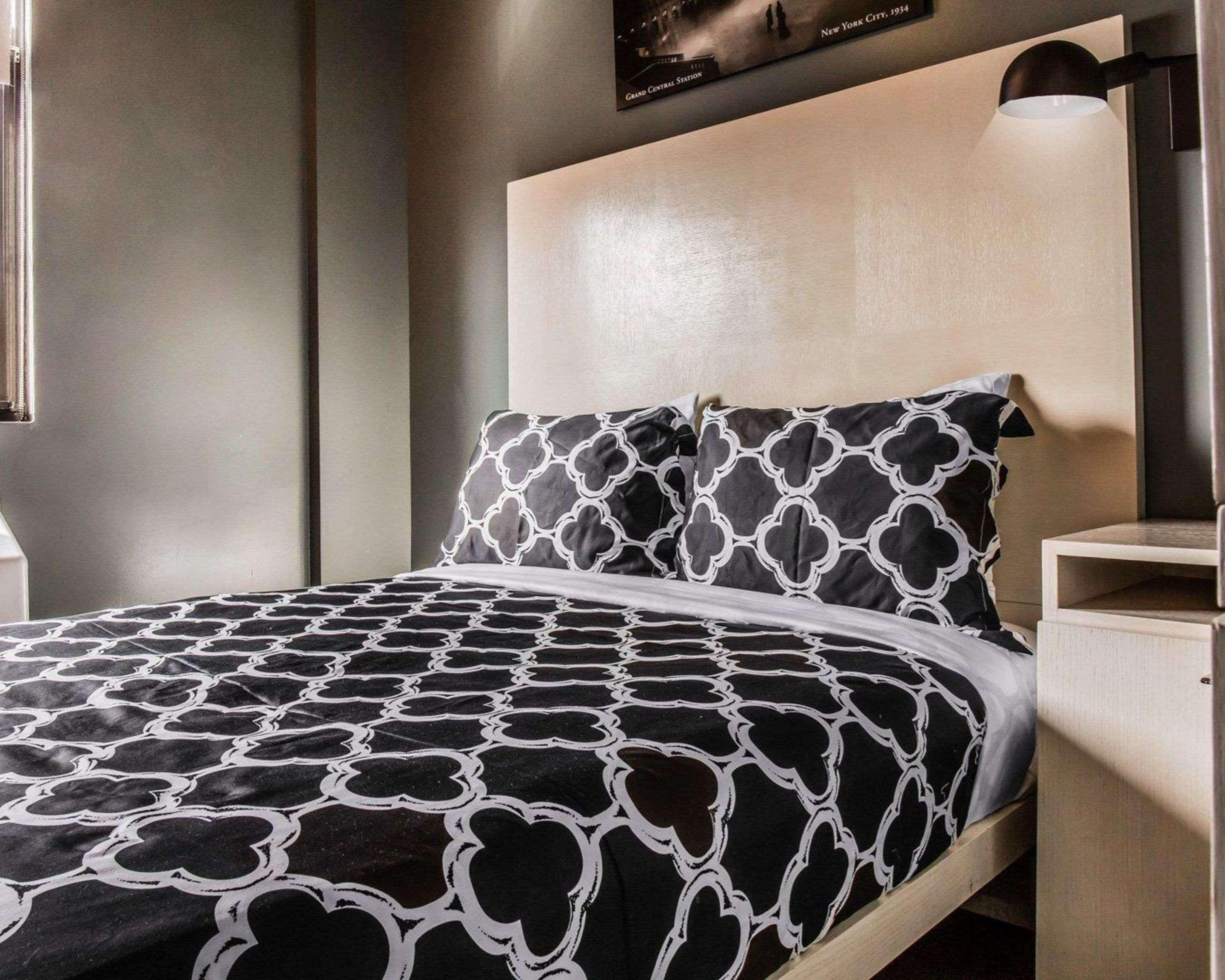 Double Queen Bed Non Smoking