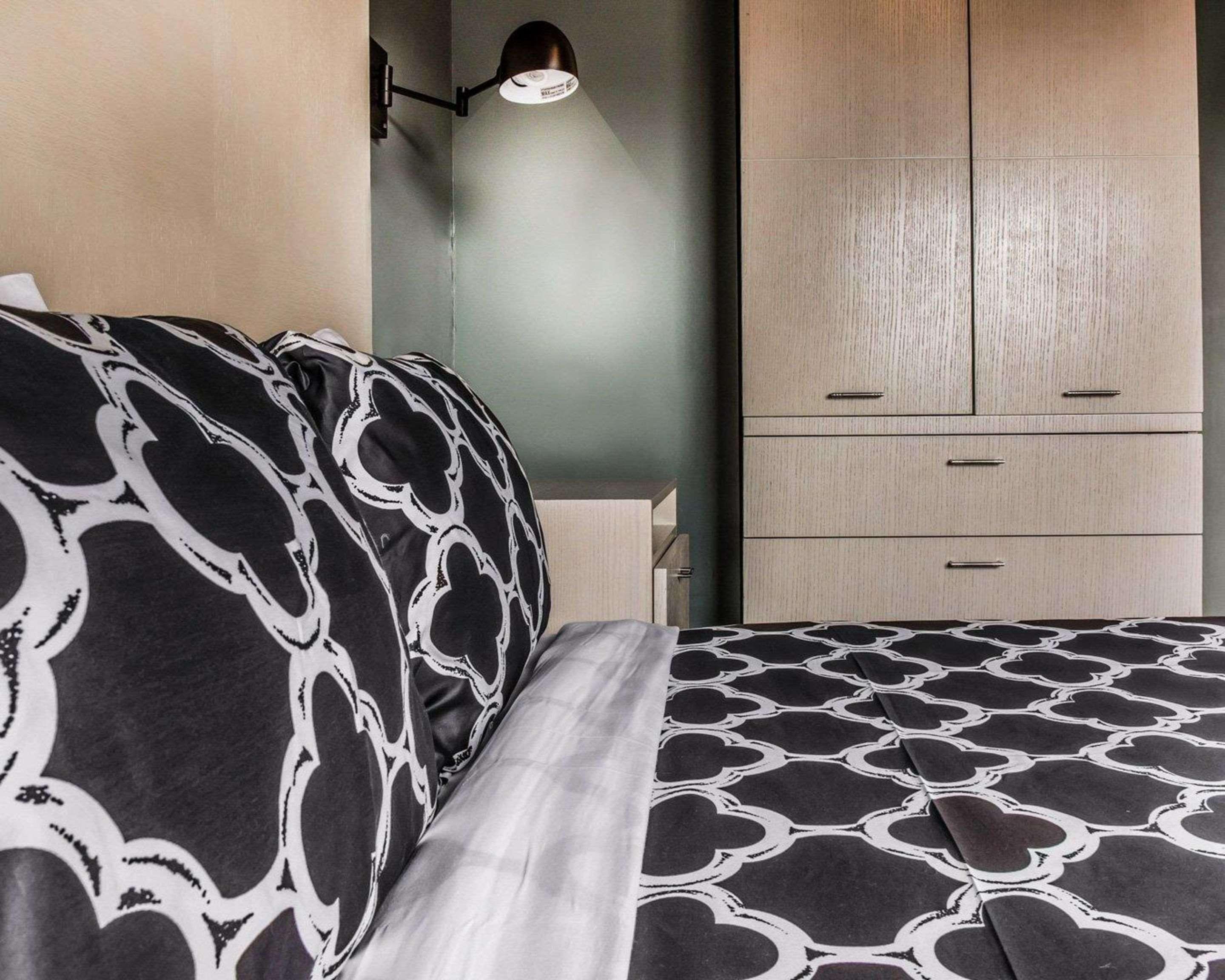 Double Queen Bed Non Smoking