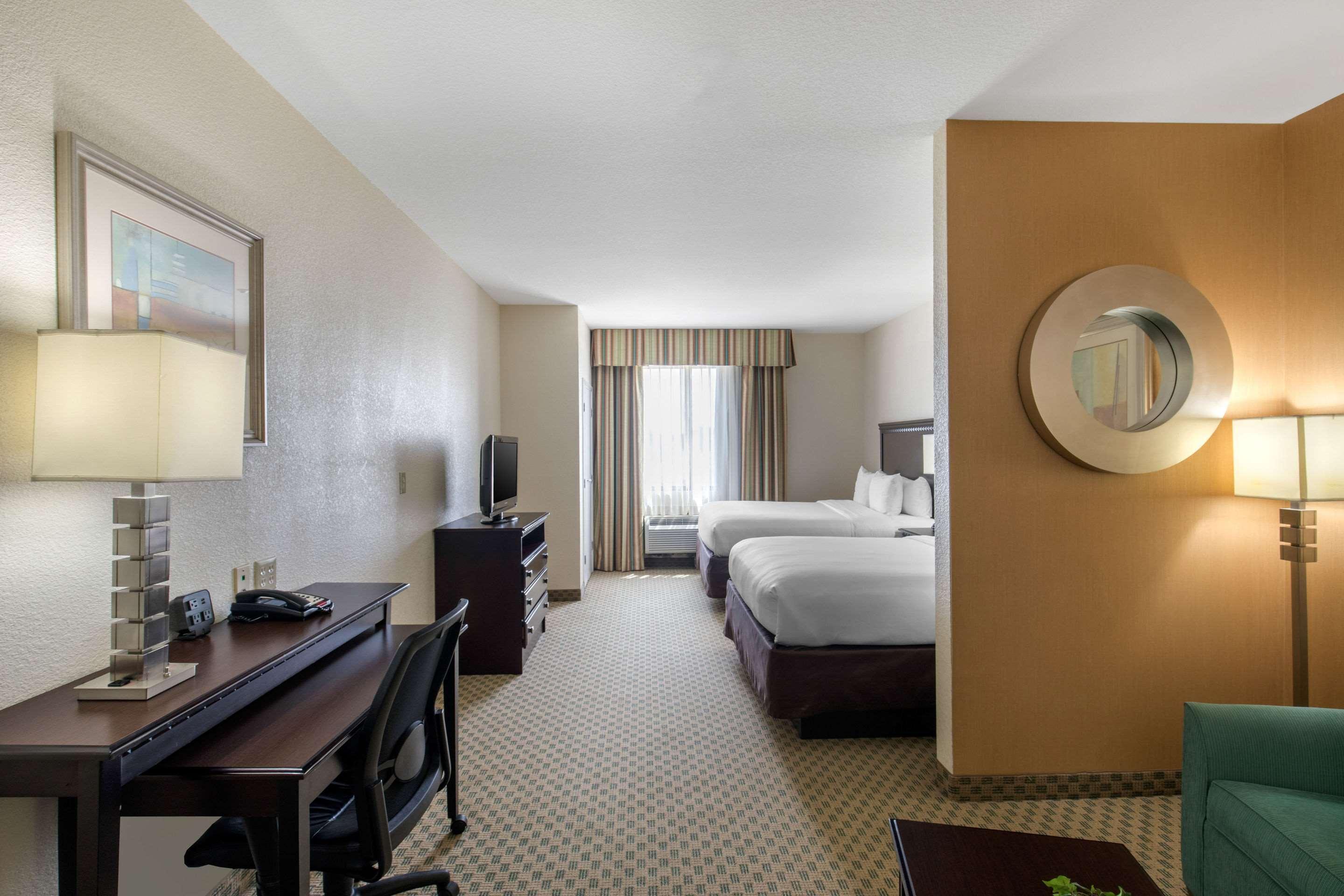 Suite Two Queen Beds