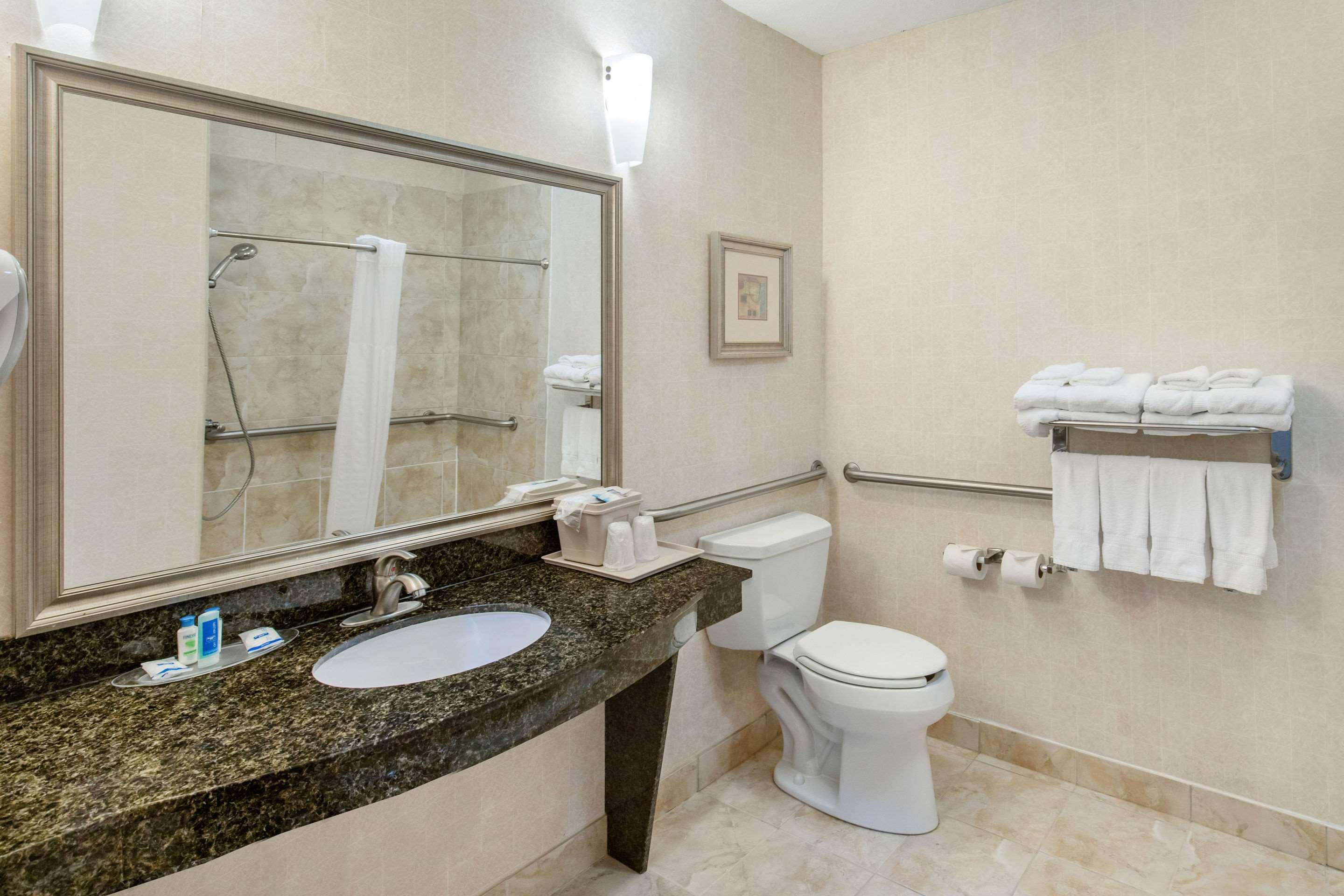 Suite Two Queen Beds Non Smoking