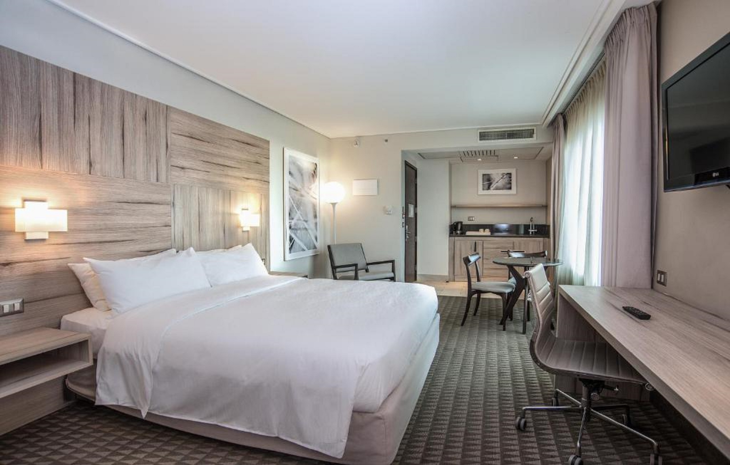 Junior Suite King Size Bed