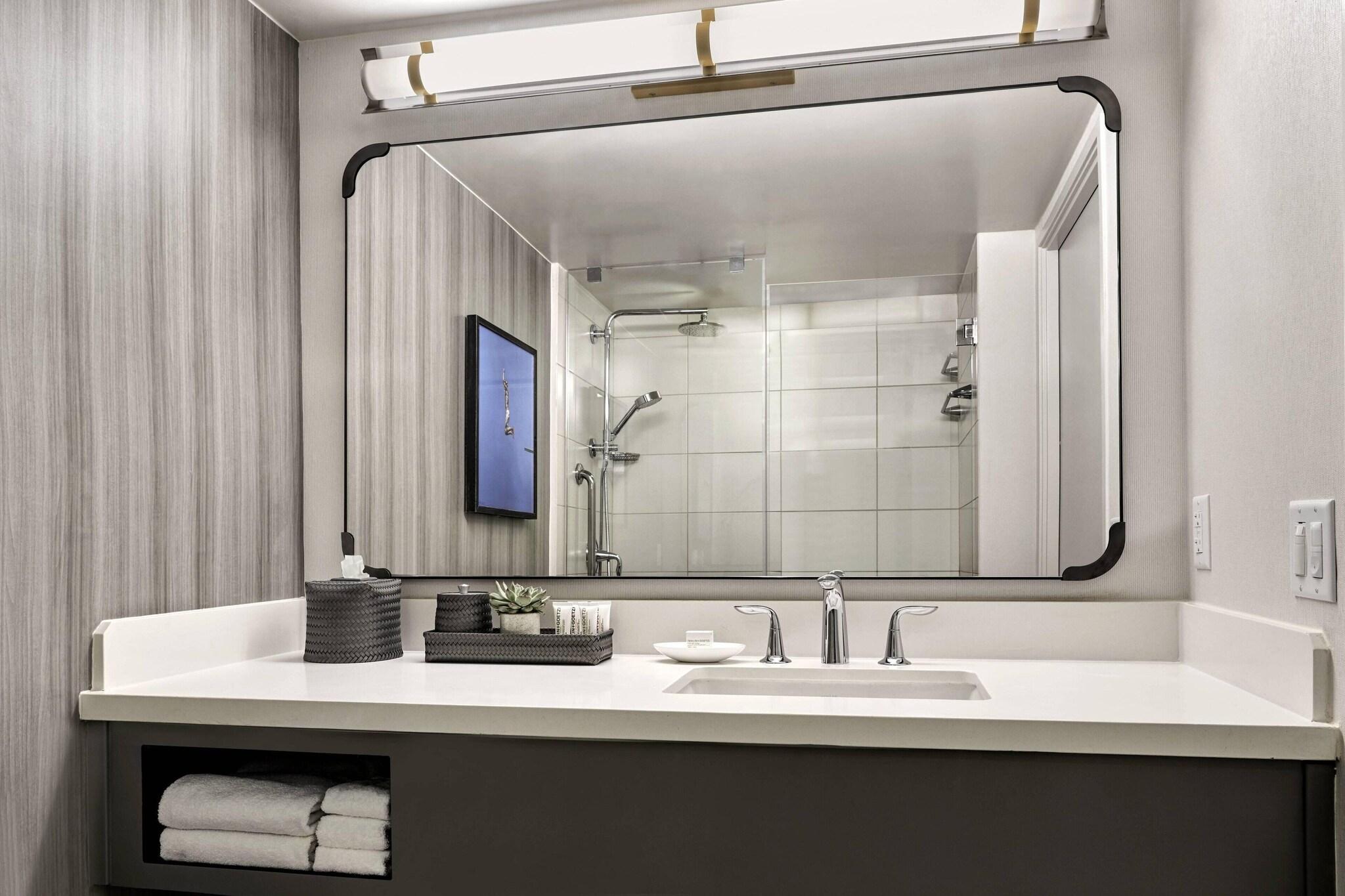 Double City View King Bed