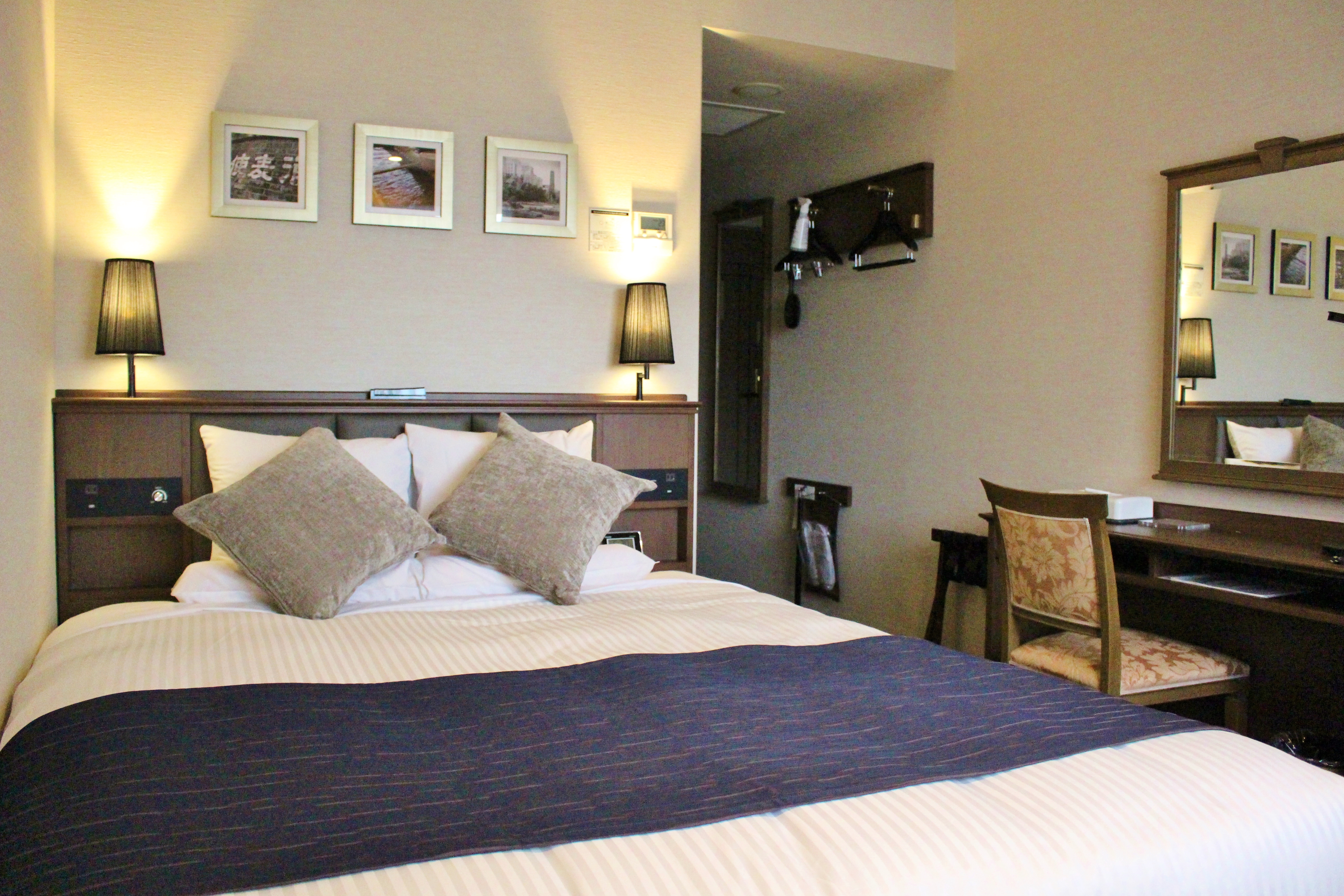 Double Queen Size Bed