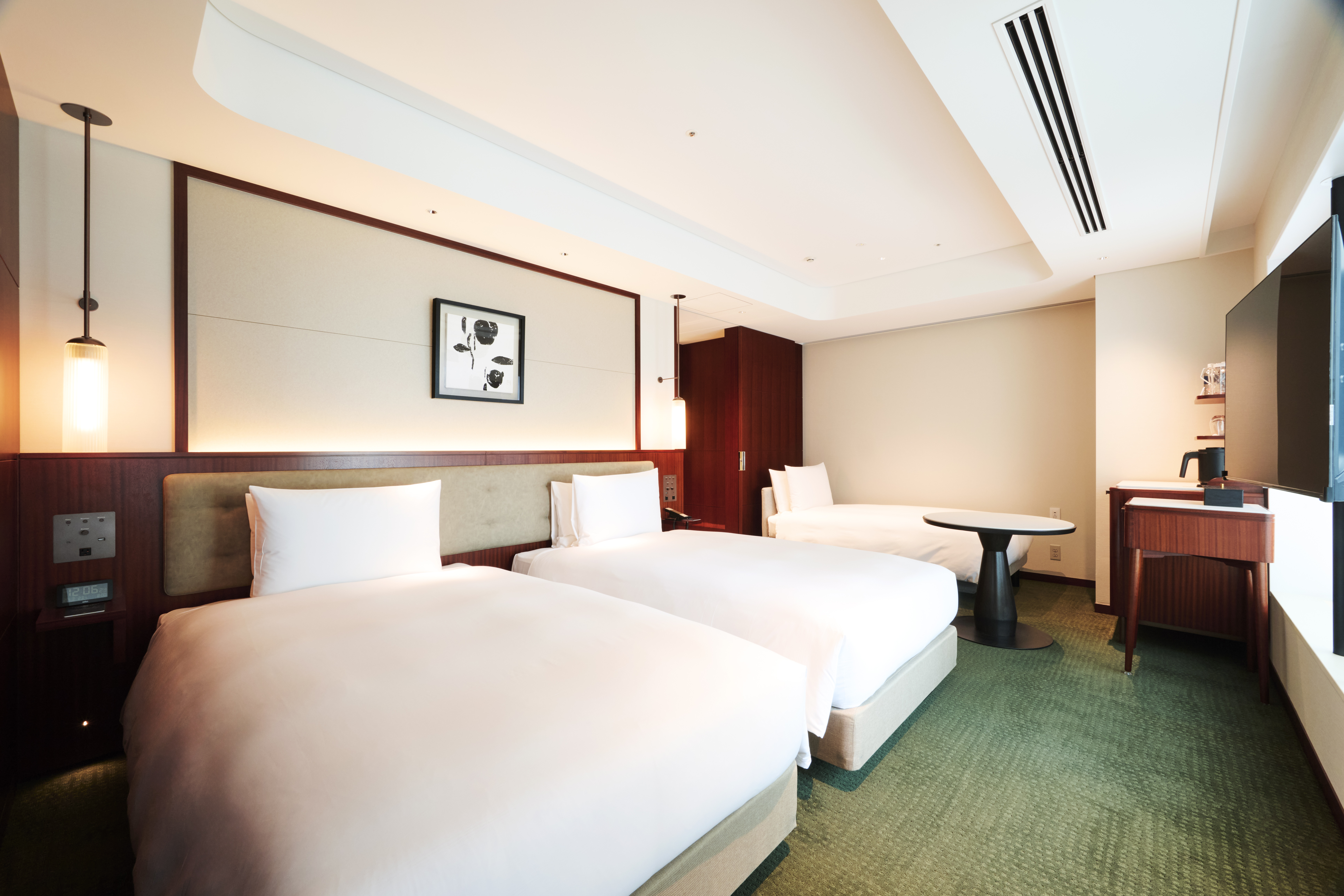 Triple Deluxe Two Beds