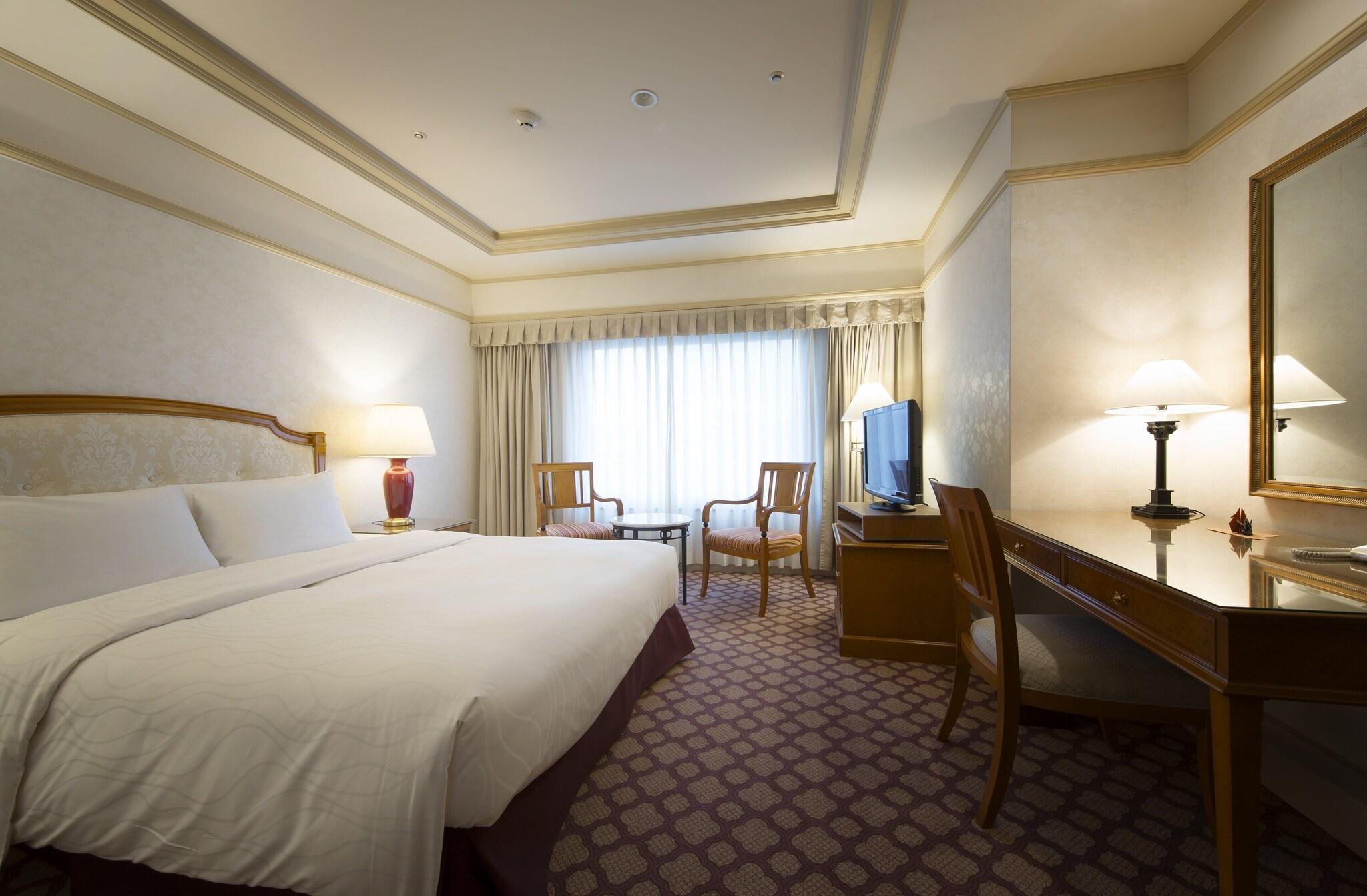 Double Premium Queen Bed