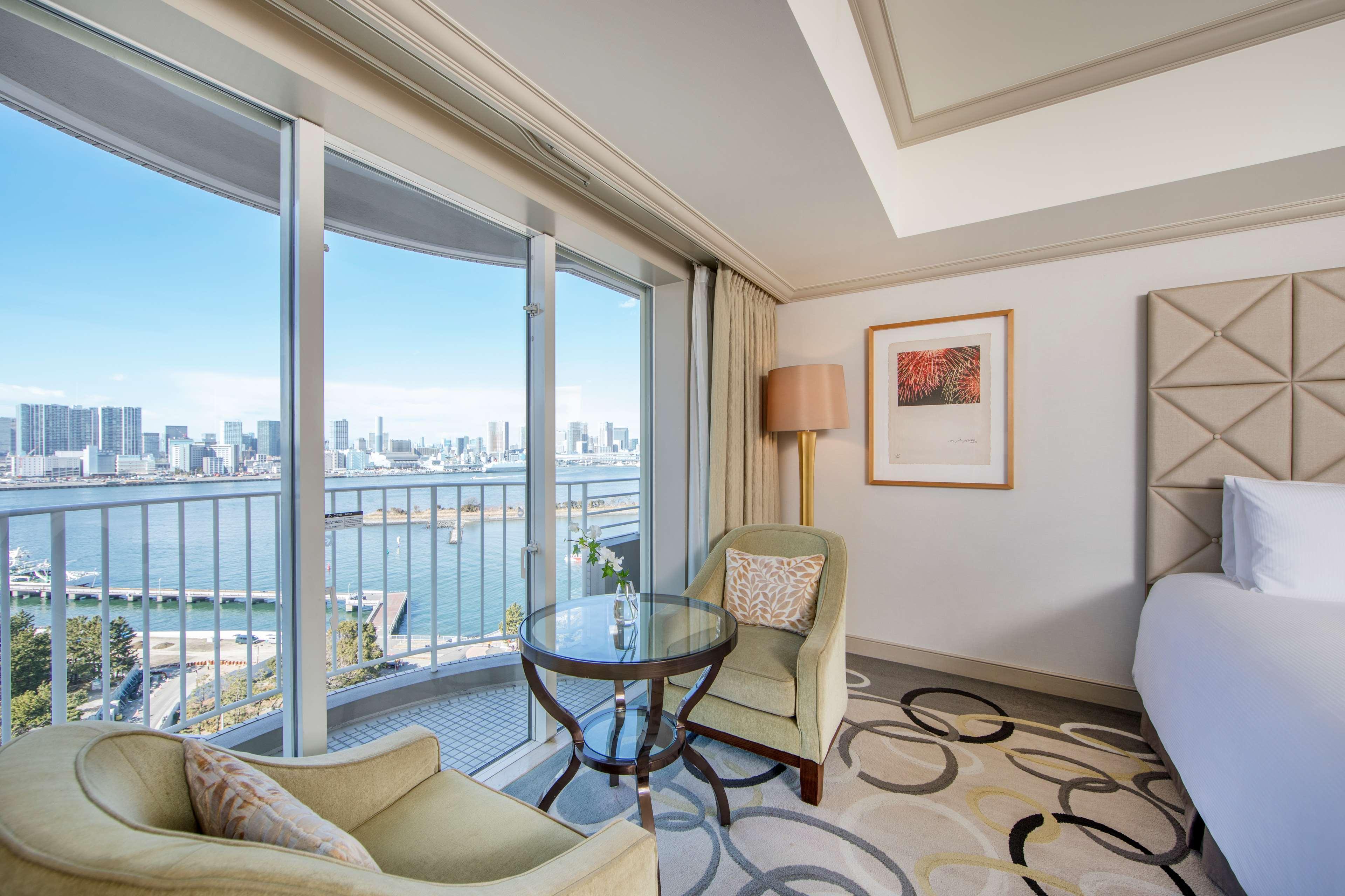 Double Deluxe King Bed