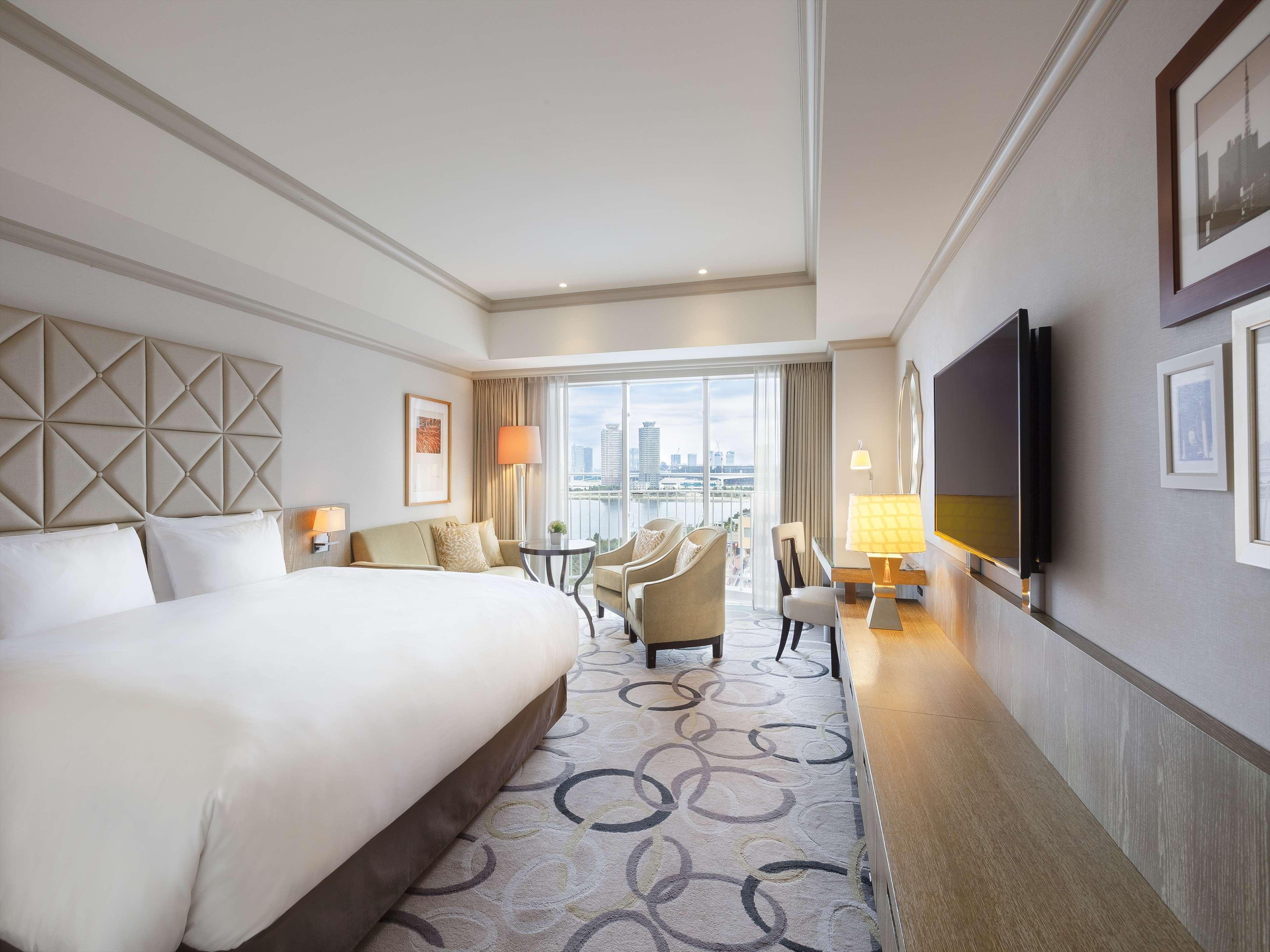 Double Deluxe King Bed