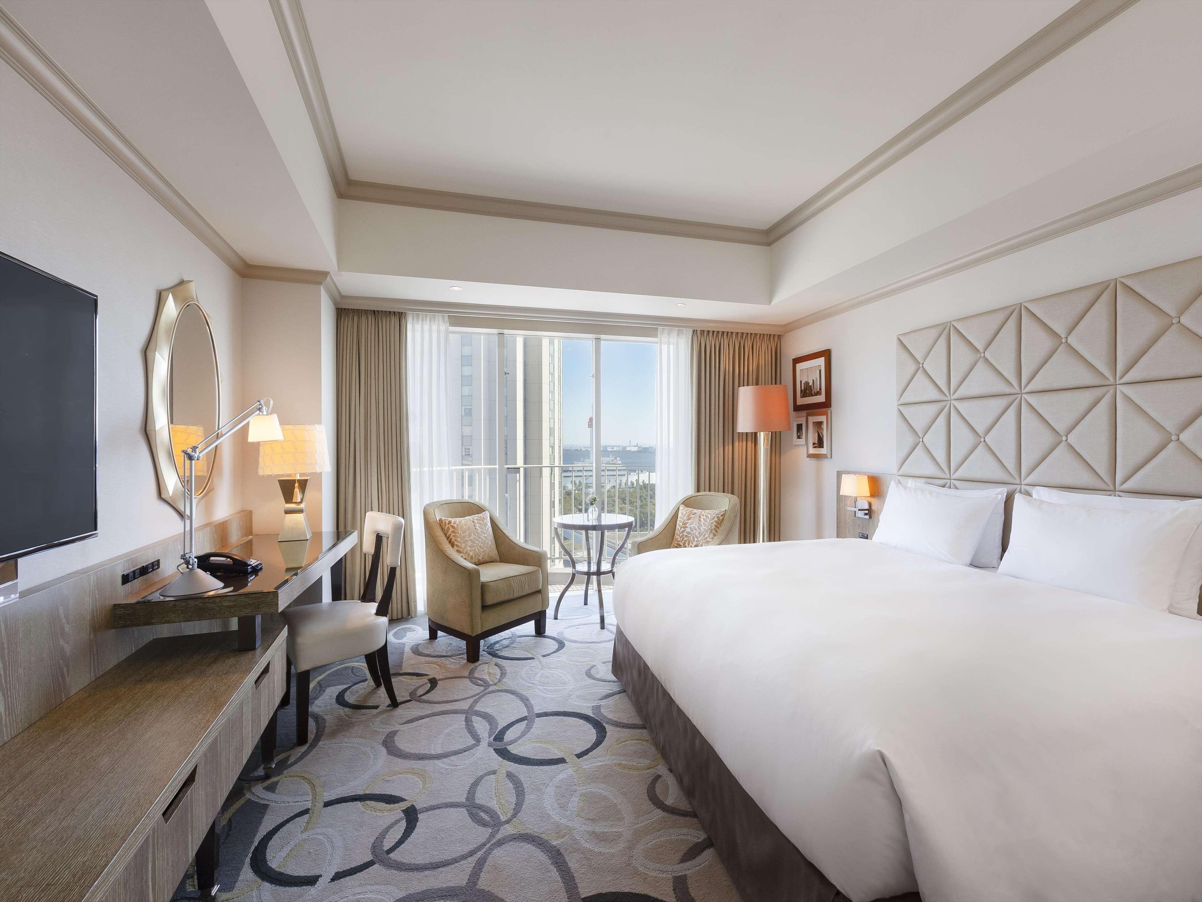 Double Guest Room King Bed