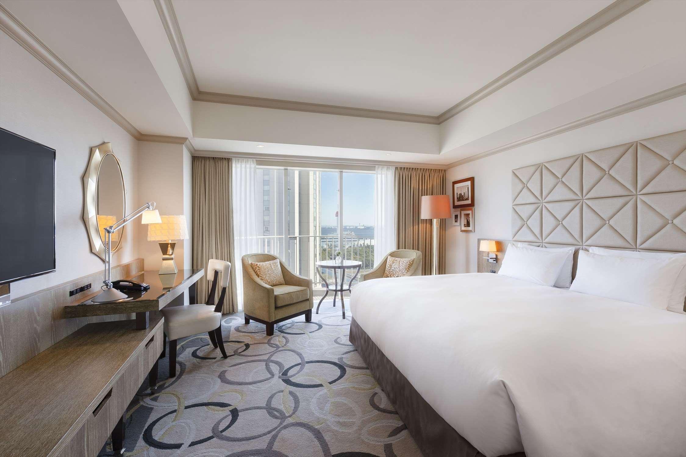 Double Guest Room King Bed