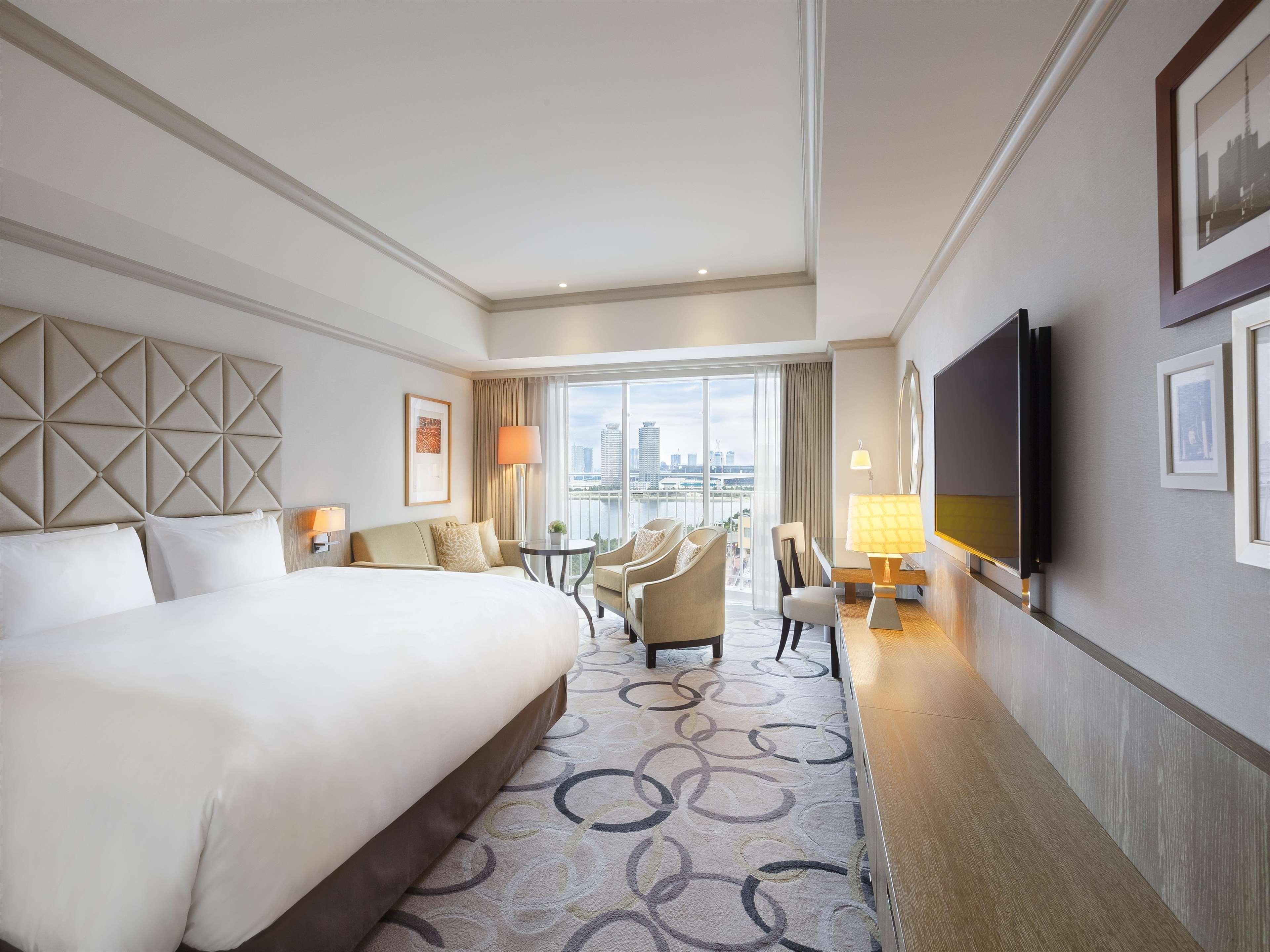 Double Deluxe King Bed