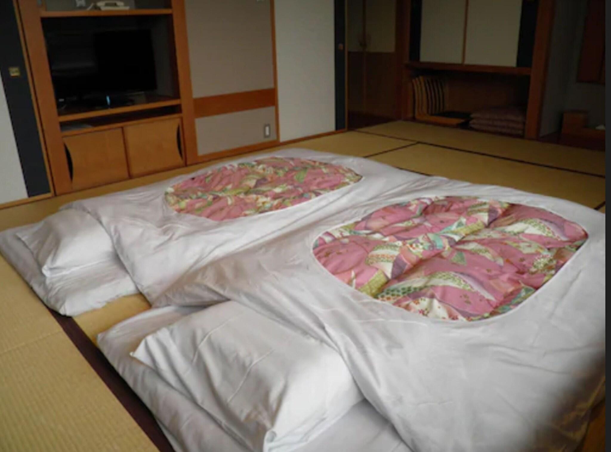 Twin Japanese Room