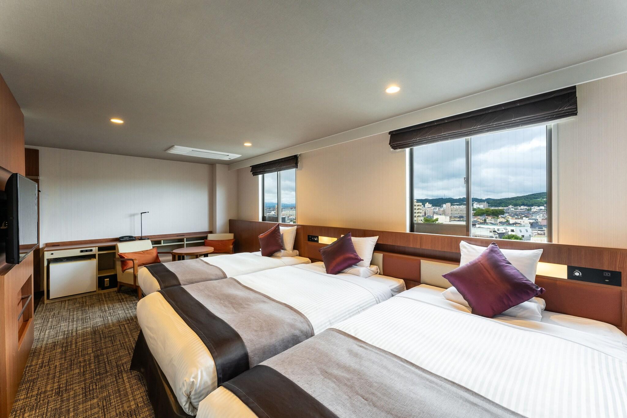 Triple Deluxe Non Smoking