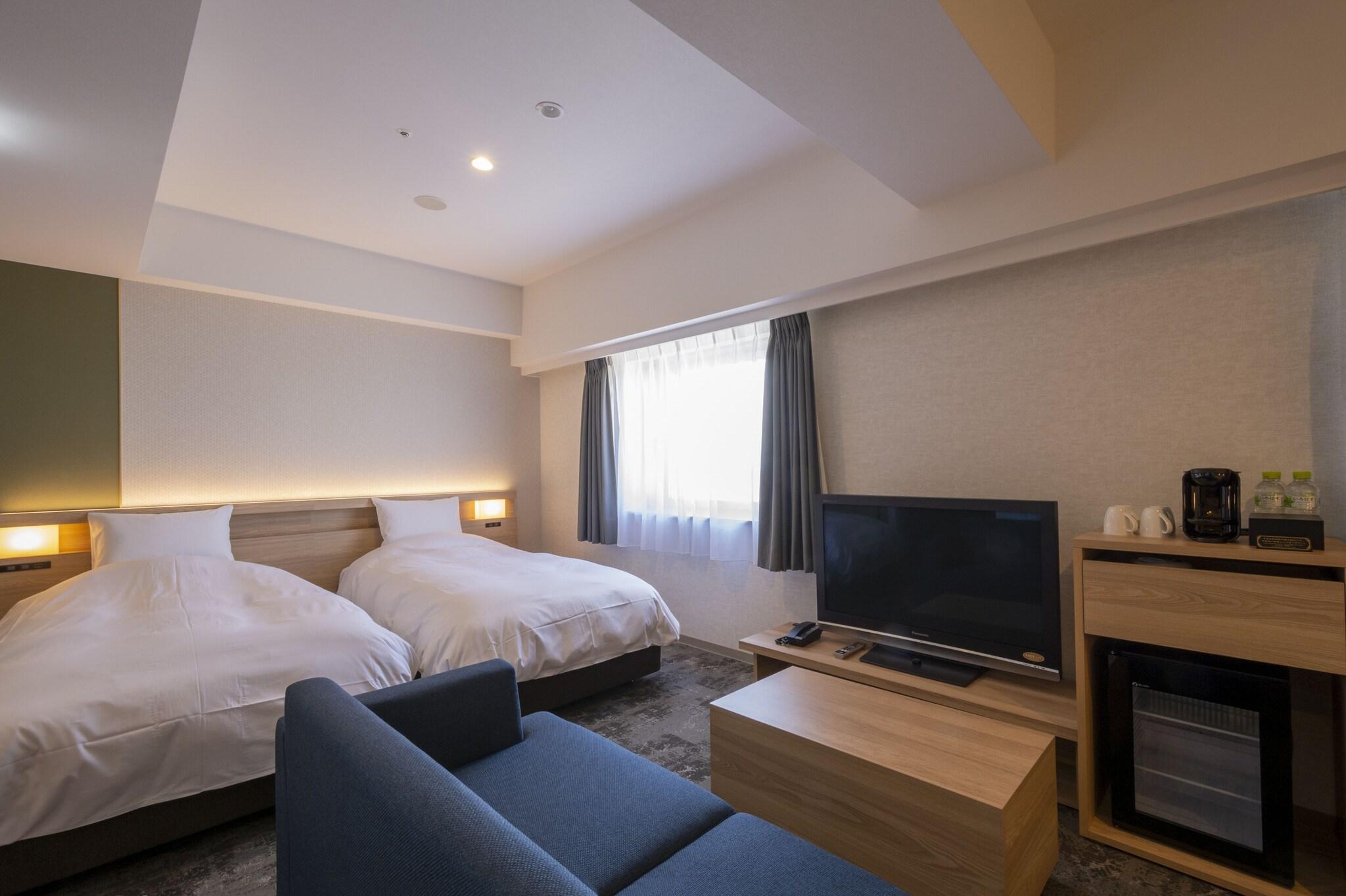 Family Room Three Beds